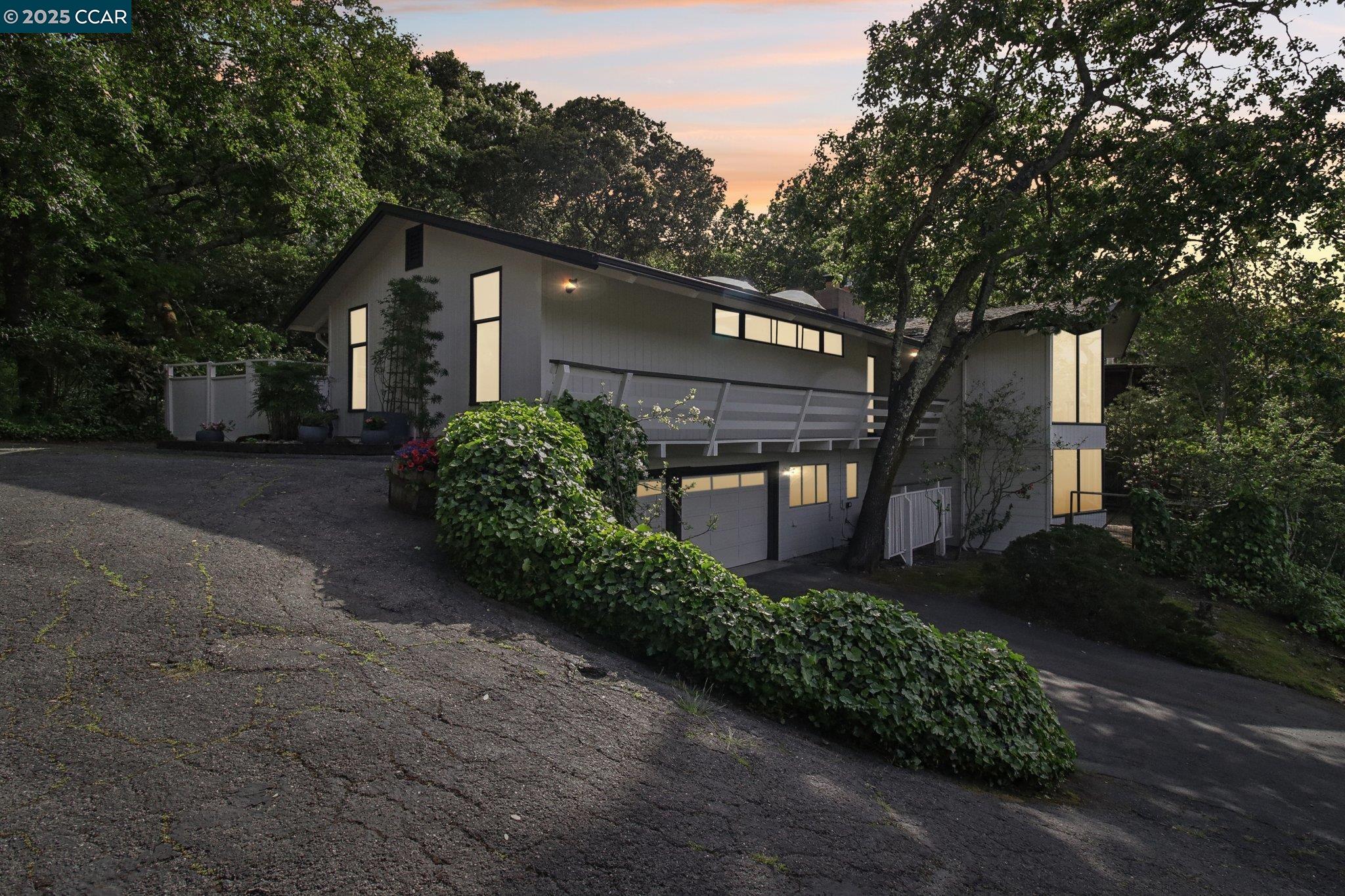 30 La Cuesta Rd, Orinda, California 94563, 3 Bedrooms Bedrooms, 9 Rooms Rooms,3 BathroomsBathrooms,Residential,For Sale,30 La Cuesta Rd,41103430