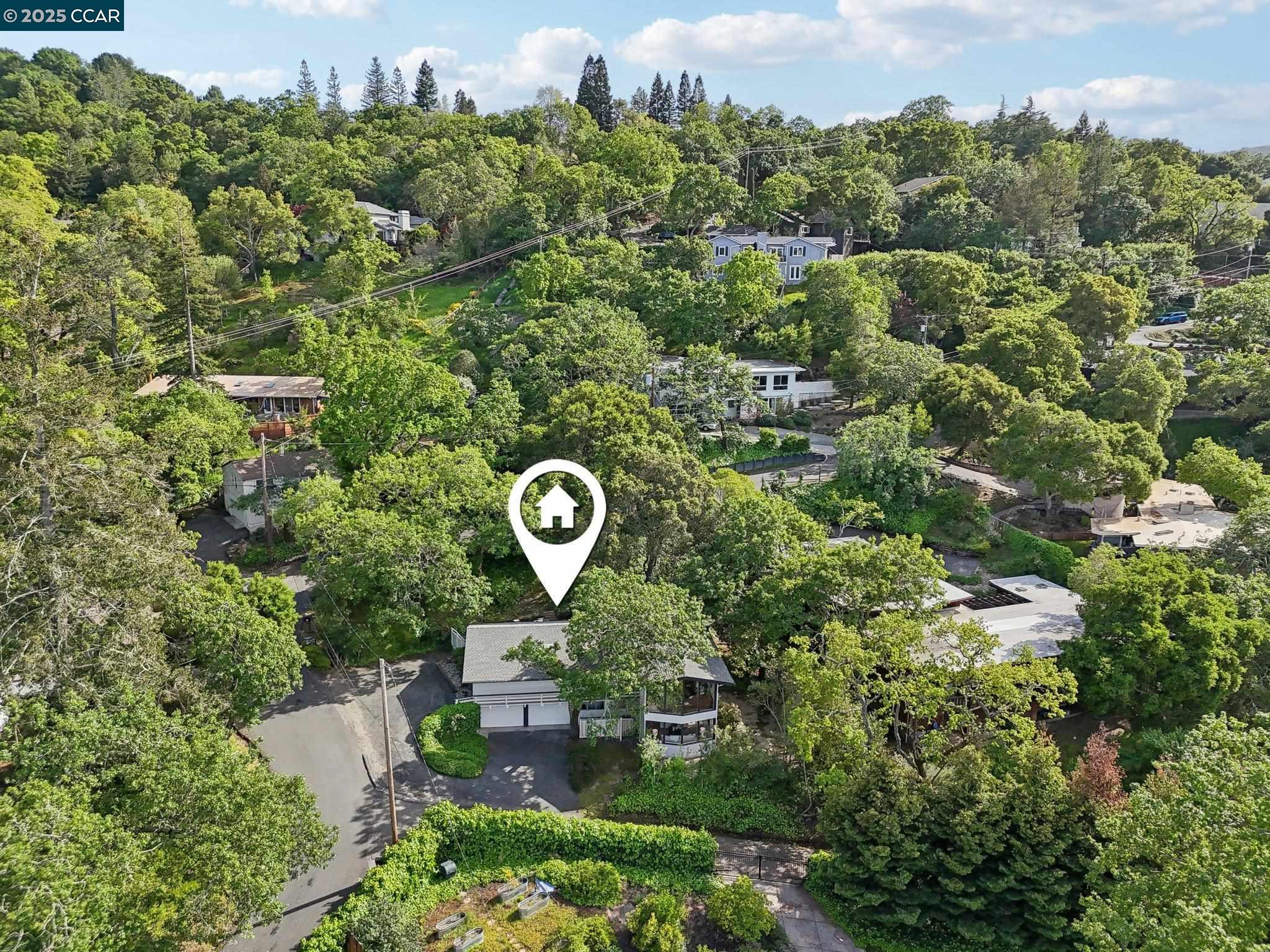30 La Cuesta Rd, Orinda, California 94563, 3 Bedrooms Bedrooms, 9 Rooms Rooms,3 BathroomsBathrooms,Residential,For Sale,30 La Cuesta Rd,41103430