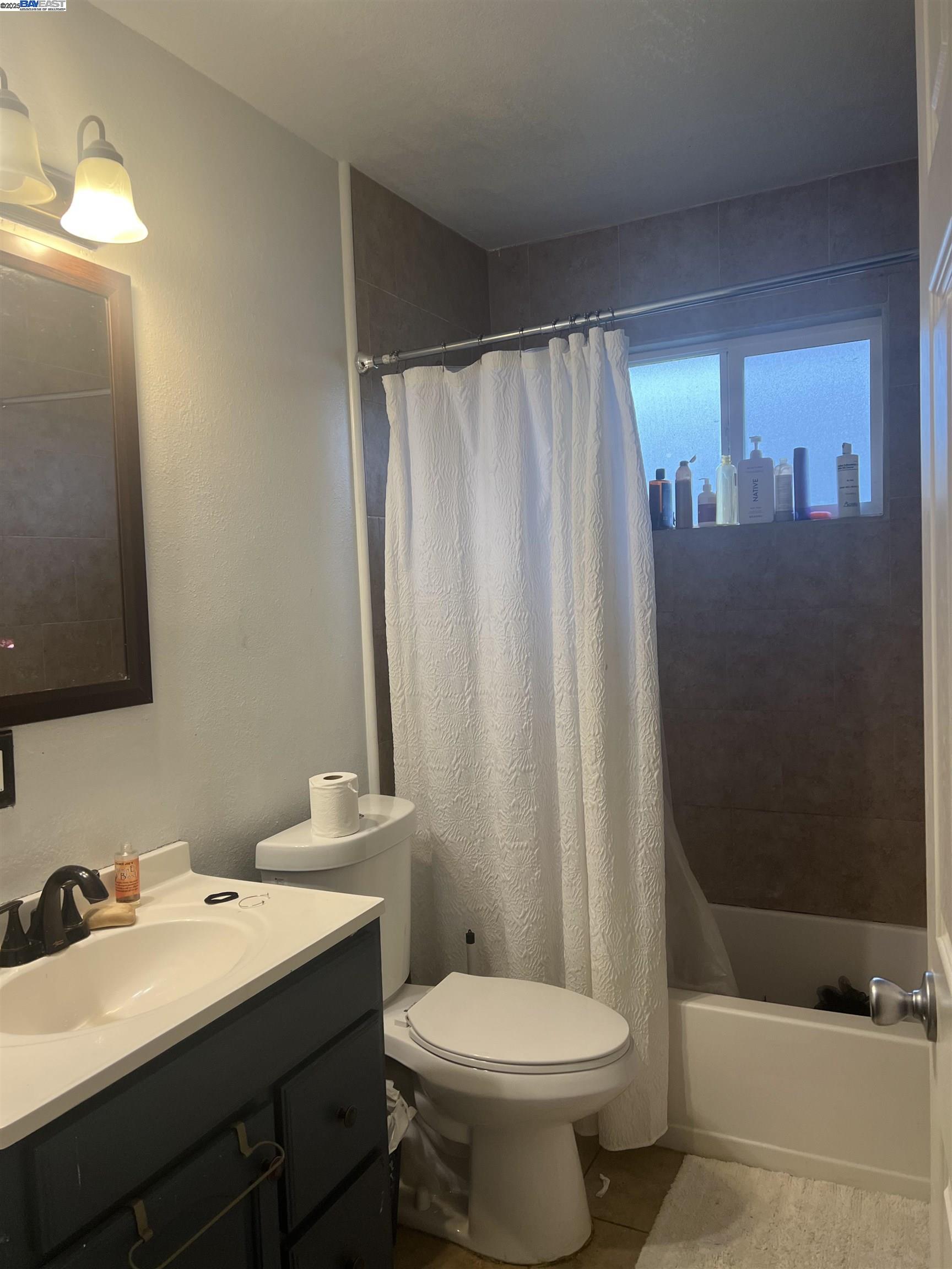 124 BENJAMIN ST, Vallejo, California 94589, 3 Bedrooms Bedrooms, 5 Rooms Rooms,2 BathroomsBathrooms,Residential,For Sale,124 BENJAMIN ST,41103431