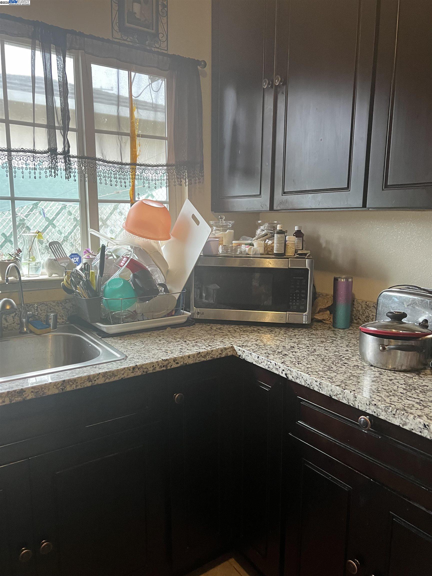 124 BENJAMIN ST, Vallejo, California 94589, 3 Bedrooms Bedrooms, 5 Rooms Rooms,2 BathroomsBathrooms,Residential,For Sale,124 BENJAMIN ST,41103431