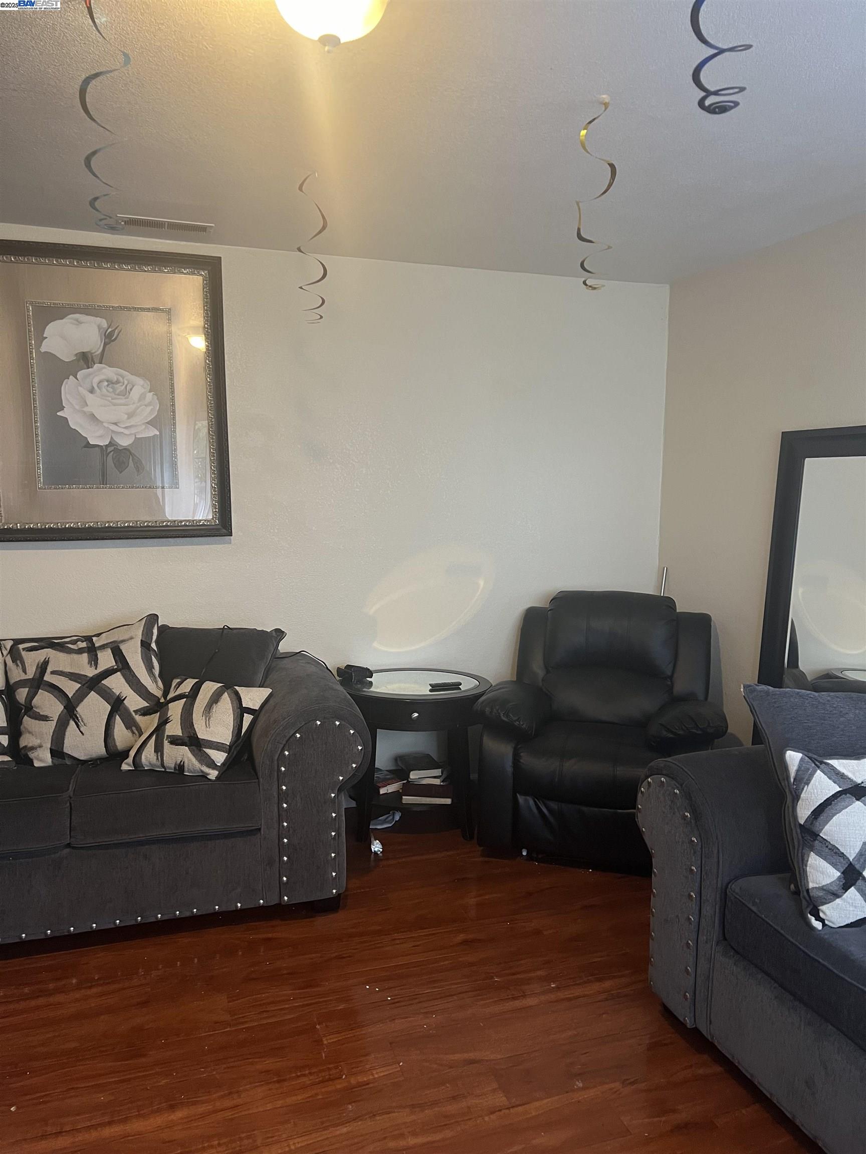 124 BENJAMIN ST, Vallejo, California 94589, 3 Bedrooms Bedrooms, 5 Rooms Rooms,2 BathroomsBathrooms,Residential,For Sale,124 BENJAMIN ST,41103431