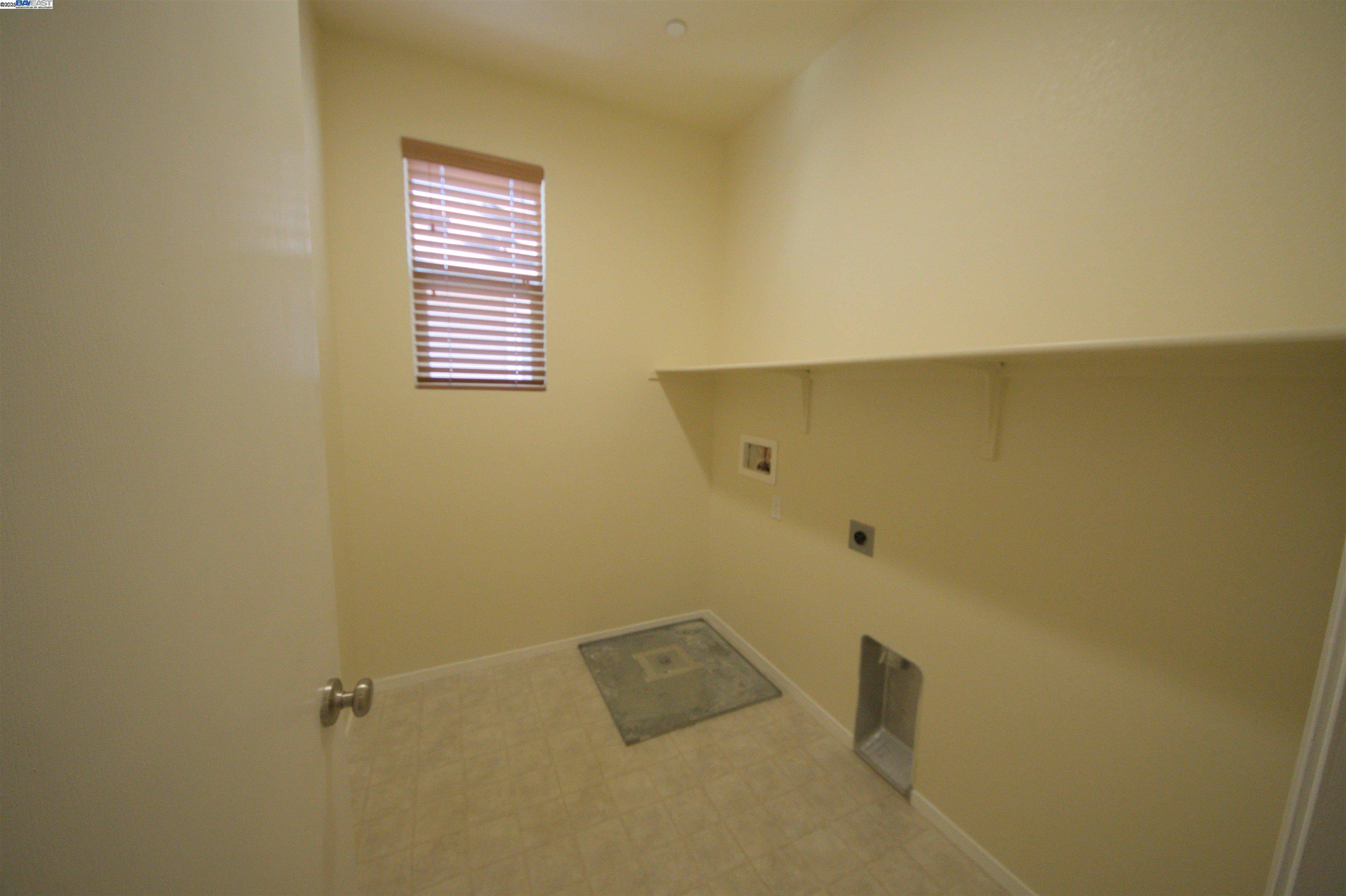 Detail Gallery Image 20 of 39 For 549 Chaparral Loop, Vacaville,  CA 95688 - 3 Beds | 2/1 Baths