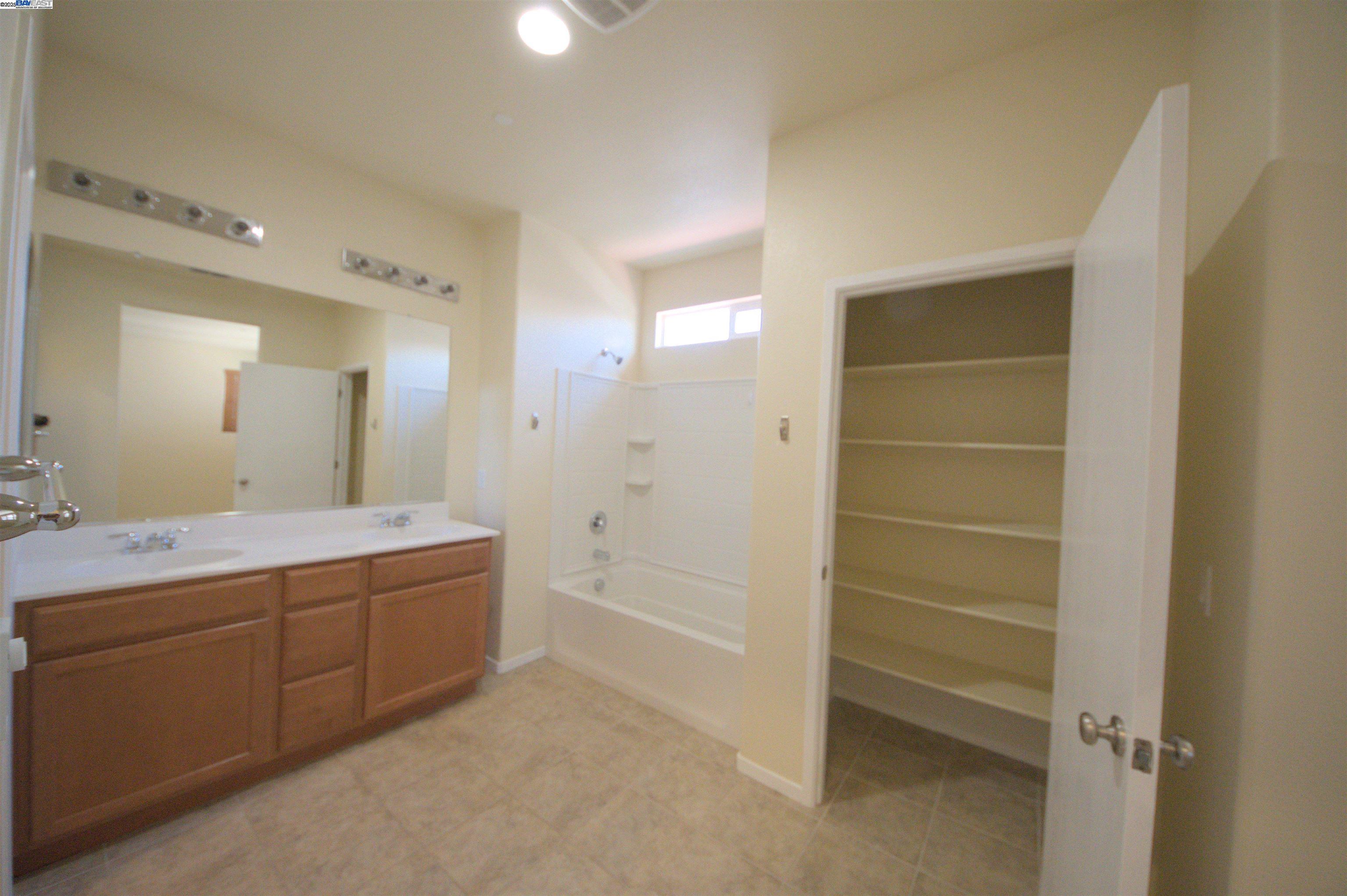 Detail Gallery Image 24 of 39 For 549 Chaparral Loop, Vacaville,  CA 95688 - 3 Beds | 2/1 Baths