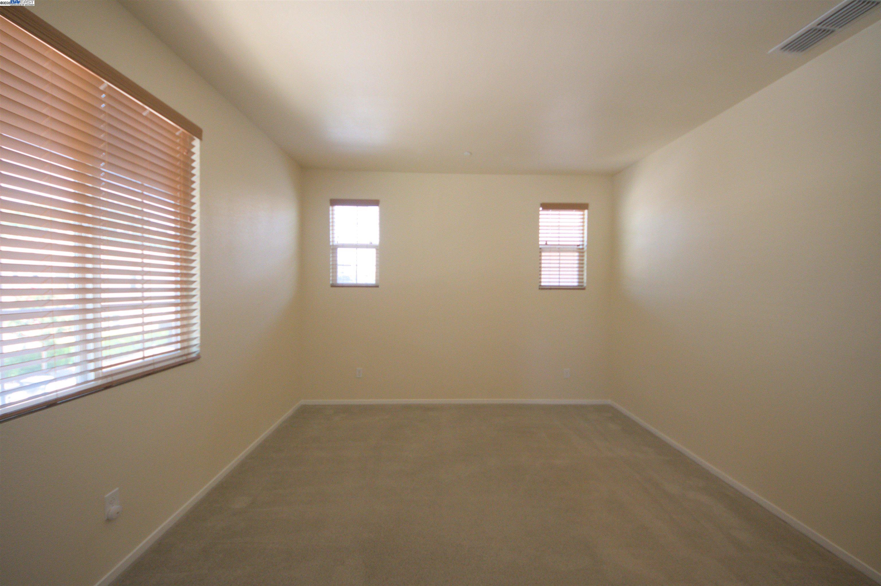 Detail Gallery Image 29 of 39 For 549 Chaparral Loop, Vacaville,  CA 95688 - 3 Beds | 2/1 Baths