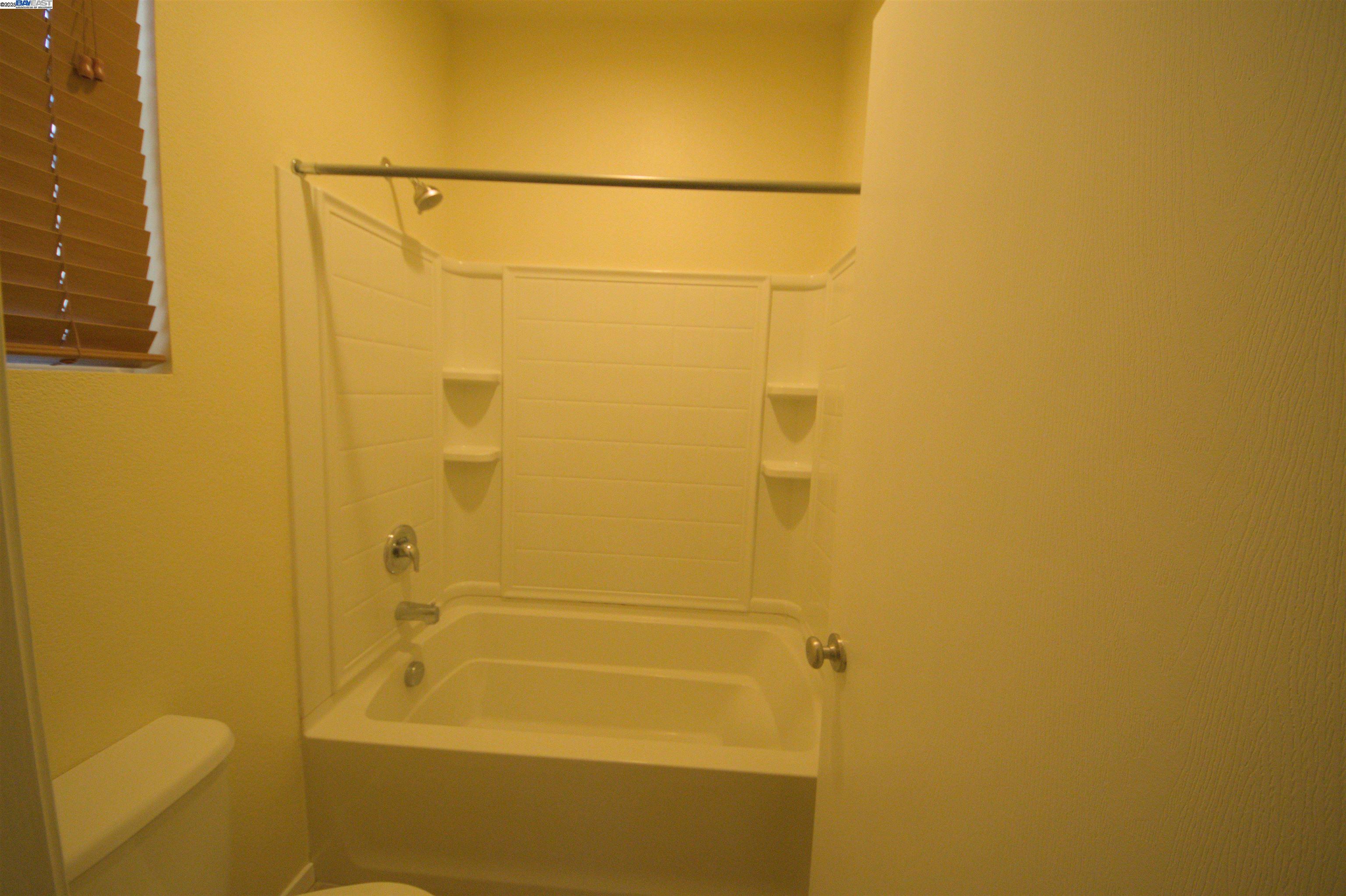 Detail Gallery Image 31 of 39 For 549 Chaparral Loop, Vacaville,  CA 95688 - 3 Beds | 2/1 Baths