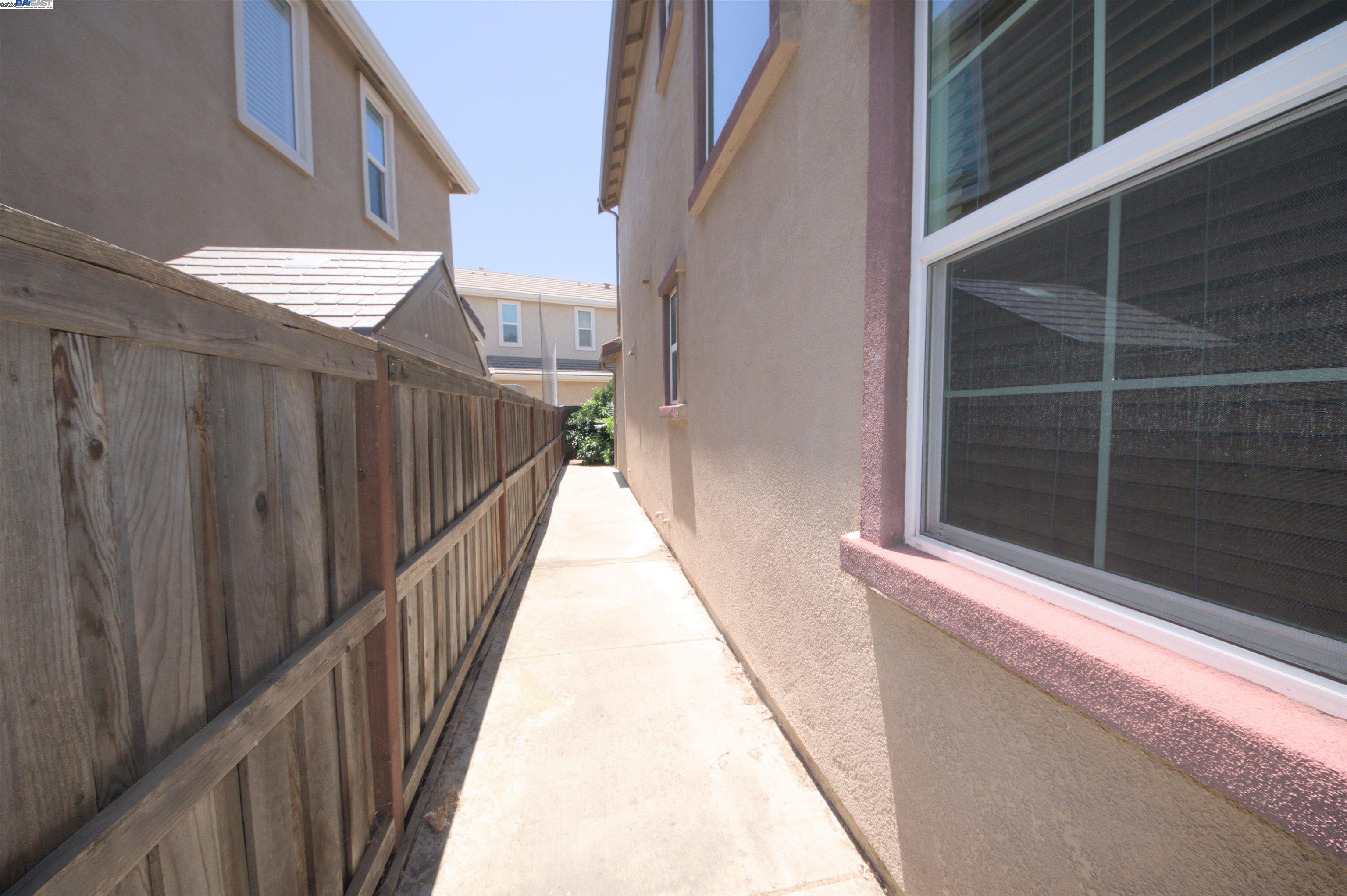 Detail Gallery Image 39 of 39 For 549 Chaparral Loop, Vacaville,  CA 95688 - 3 Beds | 2/1 Baths
