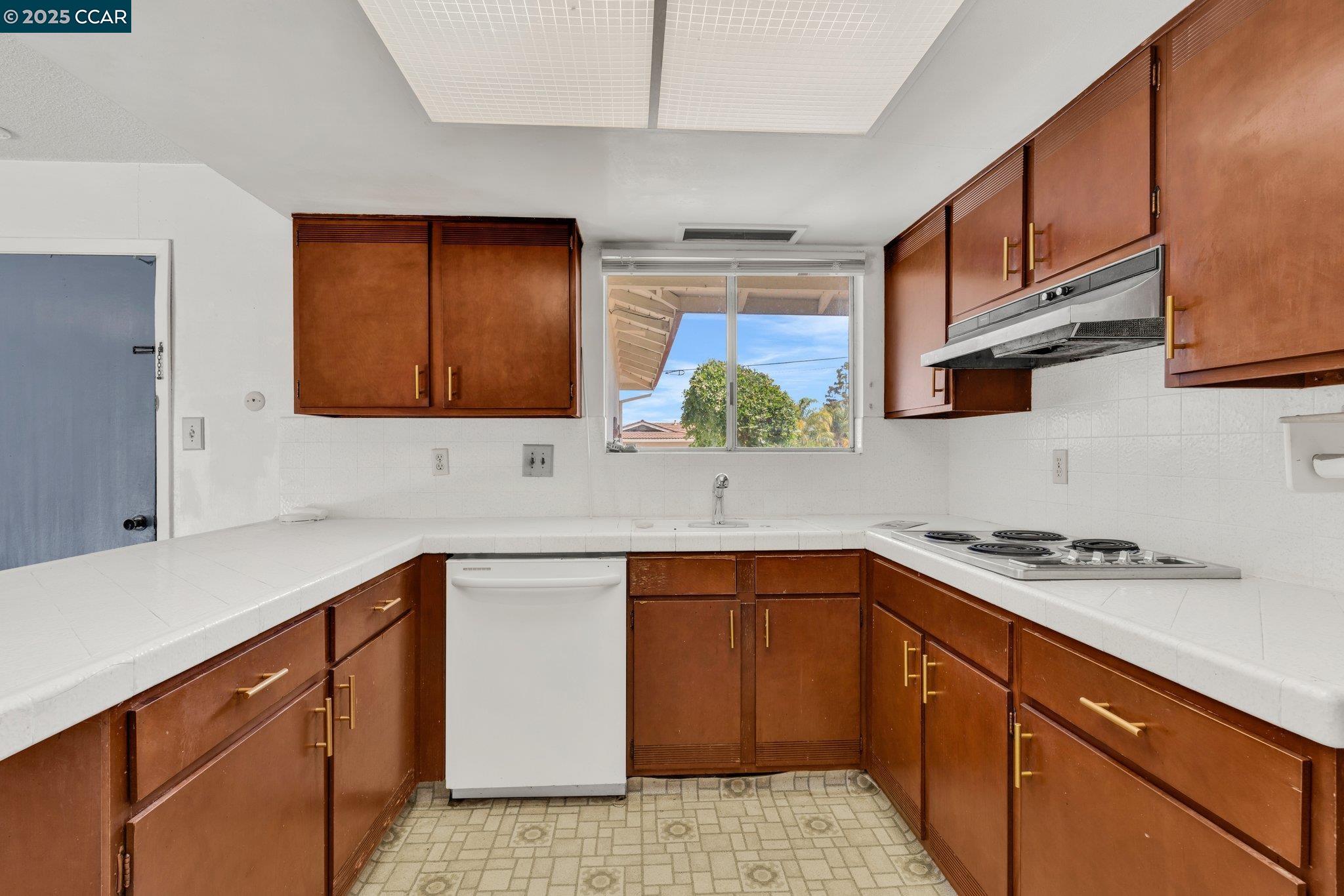 1150 Rolling Hill Way, Martinez, California 94553, 3 Bedrooms Bedrooms, 6 Rooms Rooms,2 BathroomsBathrooms,Residential,For Sale,1150 Rolling Hill Way,41103434