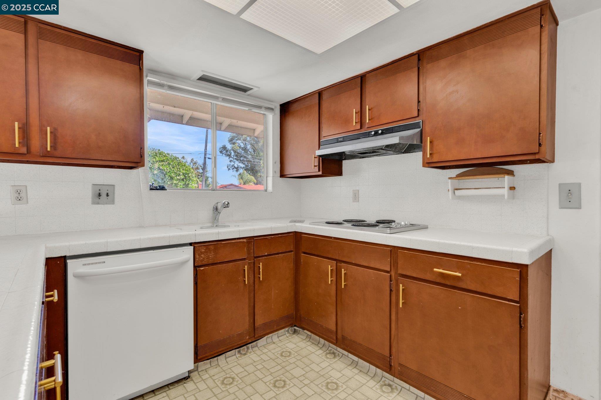 1150 Rolling Hill Way, Martinez, California 94553, 3 Bedrooms Bedrooms, 6 Rooms Rooms,2 BathroomsBathrooms,Residential,For Sale,1150 Rolling Hill Way,41103434