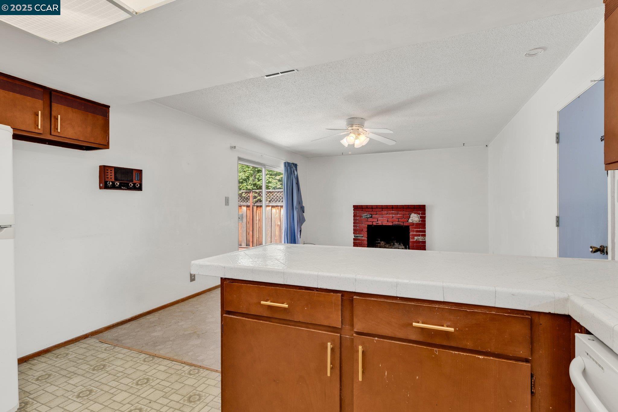1150 Rolling Hill Way, Martinez, California 94553, 3 Bedrooms Bedrooms, 6 Rooms Rooms,2 BathroomsBathrooms,Residential,For Sale,1150 Rolling Hill Way,41103434