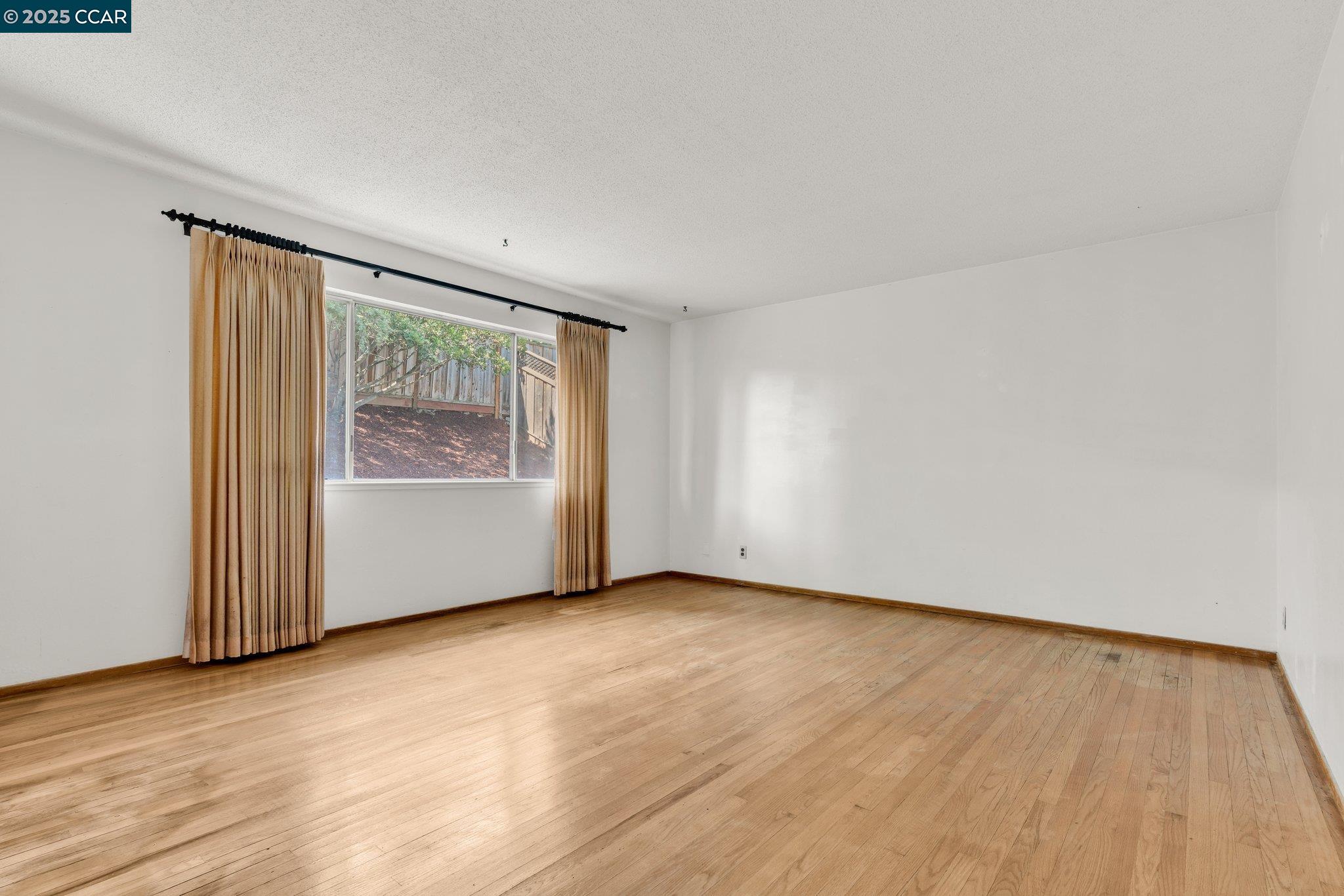 1150 Rolling Hill Way, Martinez, California 94553, 3 Bedrooms Bedrooms, 6 Rooms Rooms,2 BathroomsBathrooms,Residential,For Sale,1150 Rolling Hill Way,41103434