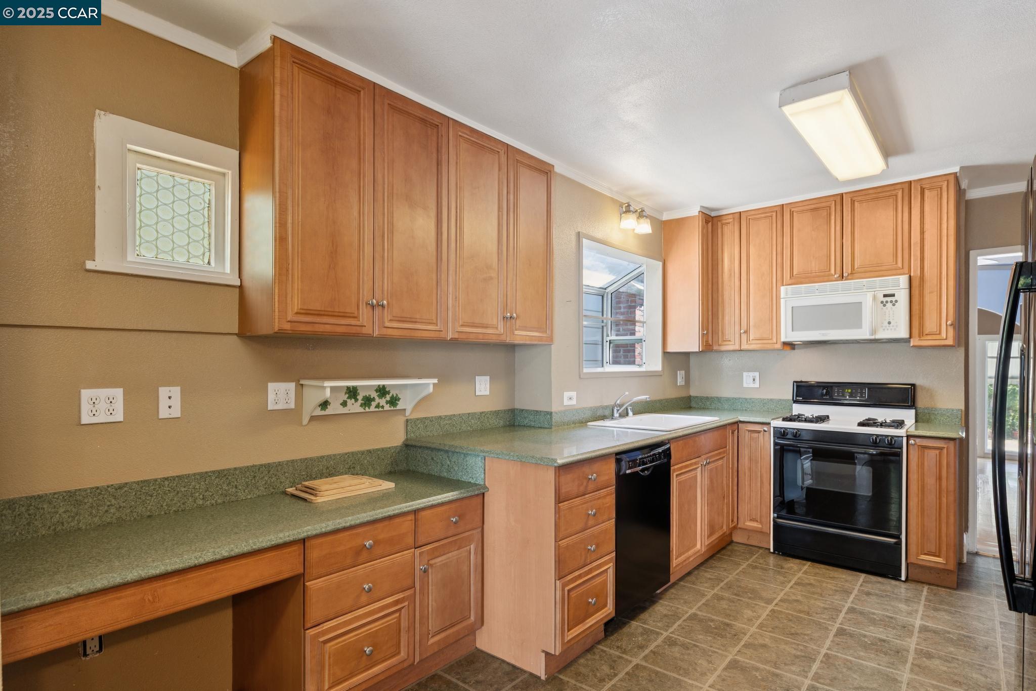 3616 Wisconsin St, Oakland, California 94619, 2 Bedrooms Bedrooms, 5 Rooms Rooms,1 BathroomBathrooms,Residential,For Sale,3616 Wisconsin St,41103435