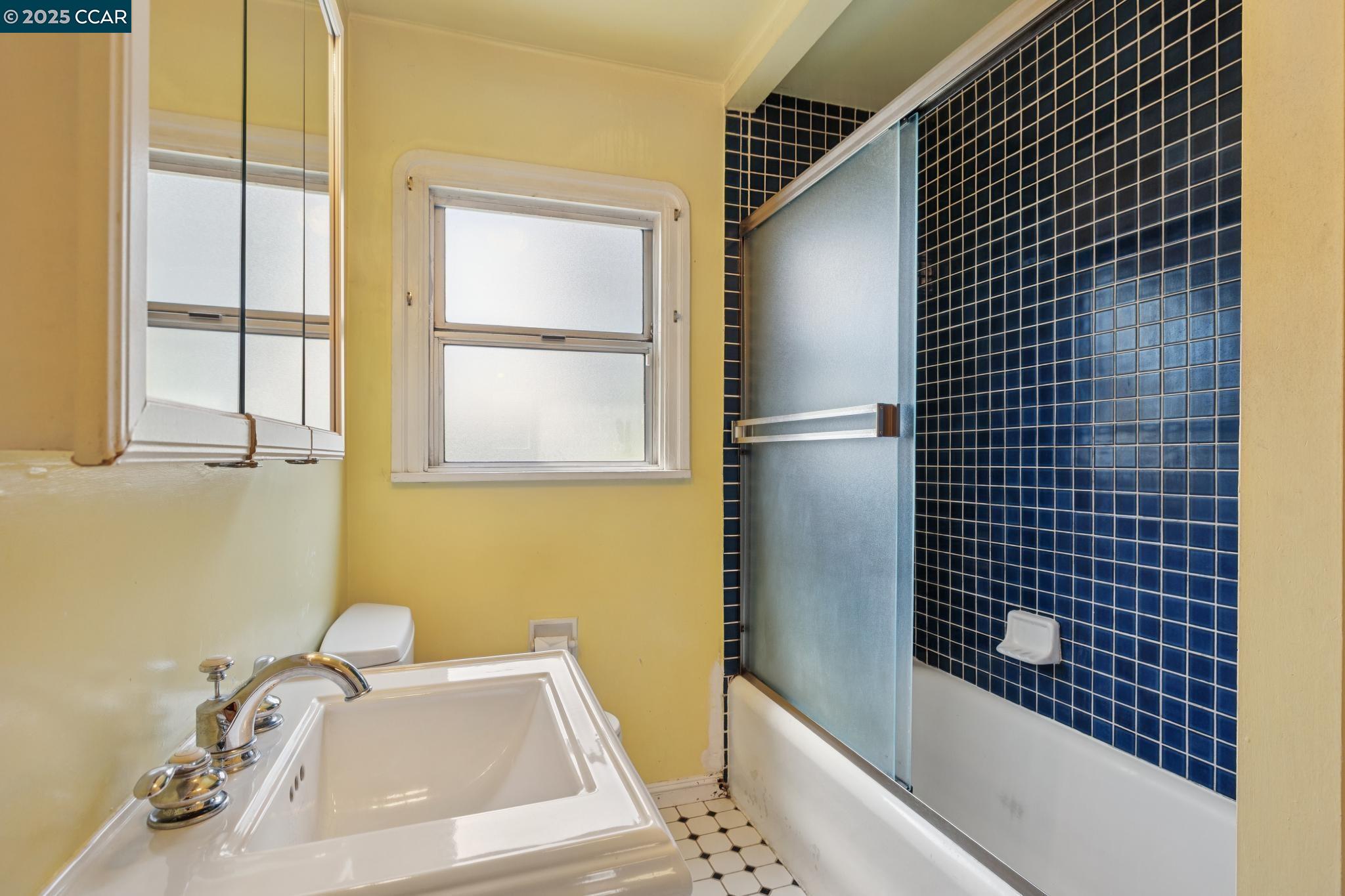 3616 Wisconsin St, Oakland, California 94619, 2 Bedrooms Bedrooms, 5 Rooms Rooms,1 BathroomBathrooms,Residential,For Sale,3616 Wisconsin St,41103435