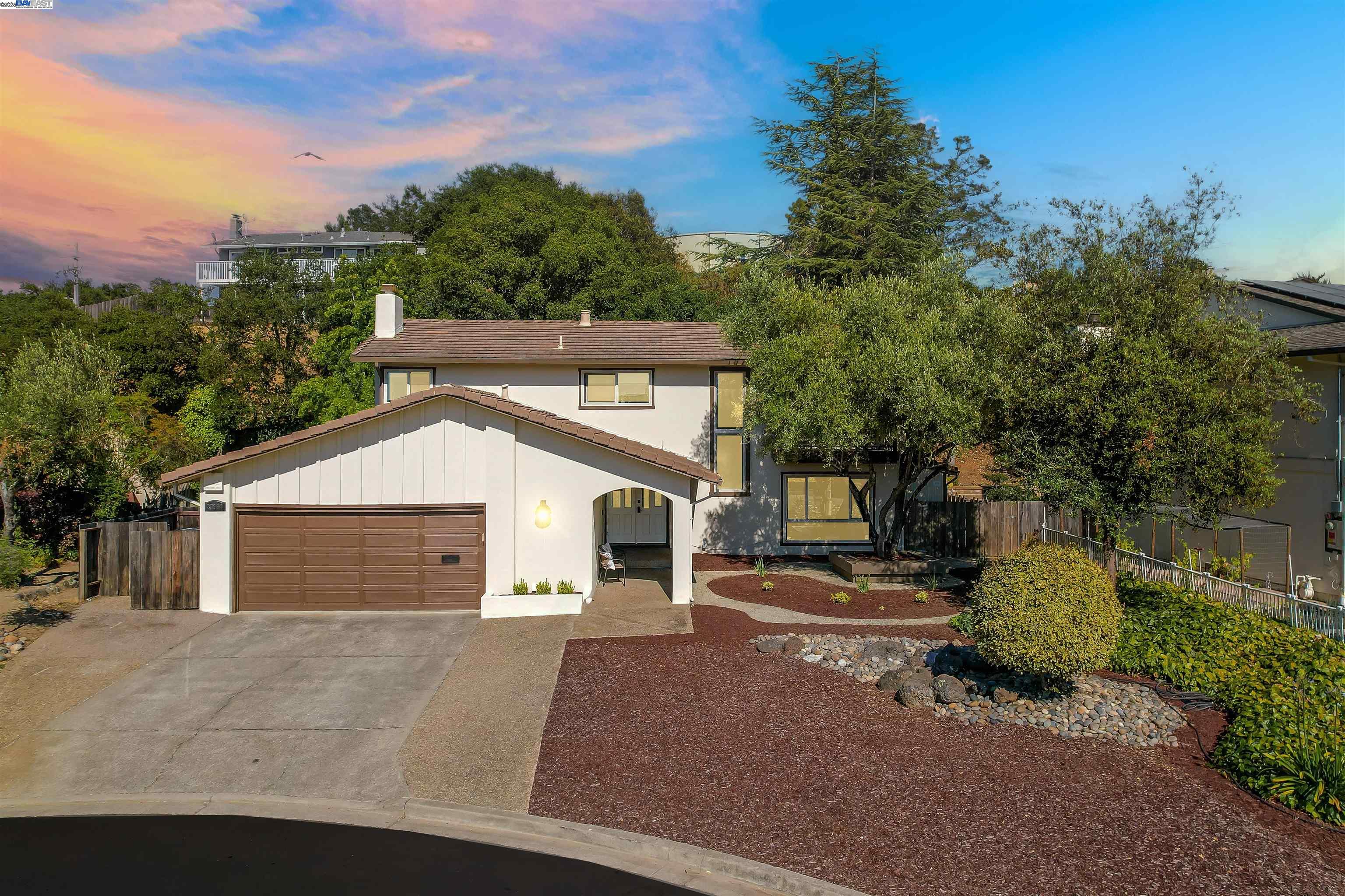 Detail Gallery Image 1 of 1 For 27880 Pebble Ct, Hayward,  CA 94542 - 4 Beds | 3 Baths