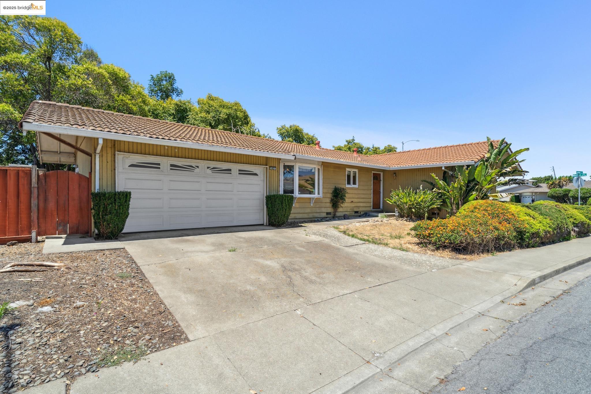 Detail Gallery Image 2 of 34 For 1401 Lemos Ln, Fremont,  CA 94539 - 3 Beds | 2 Baths