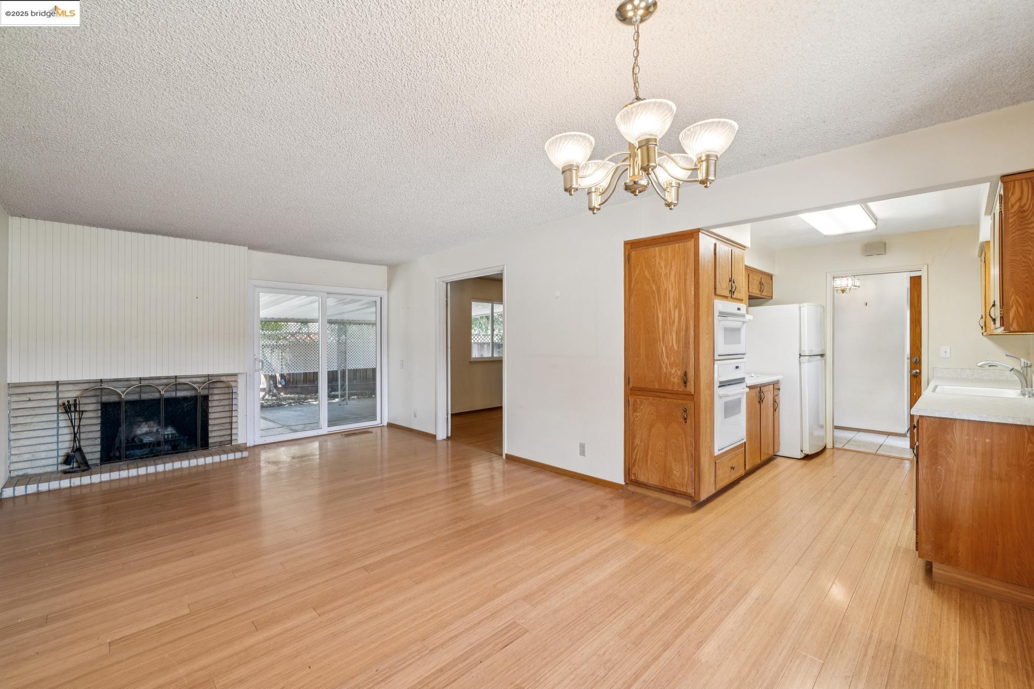 Detail Gallery Image 11 of 34 For 1401 Lemos Ln, Fremont,  CA 94539 - 3 Beds | 2 Baths