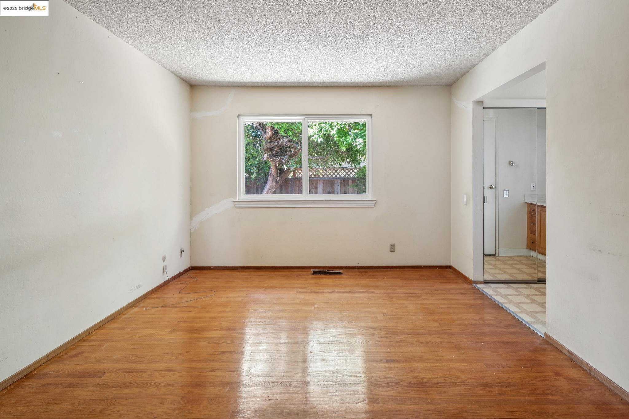 Detail Gallery Image 16 of 34 For 1401 Lemos Ln, Fremont,  CA 94539 - 3 Beds | 2 Baths