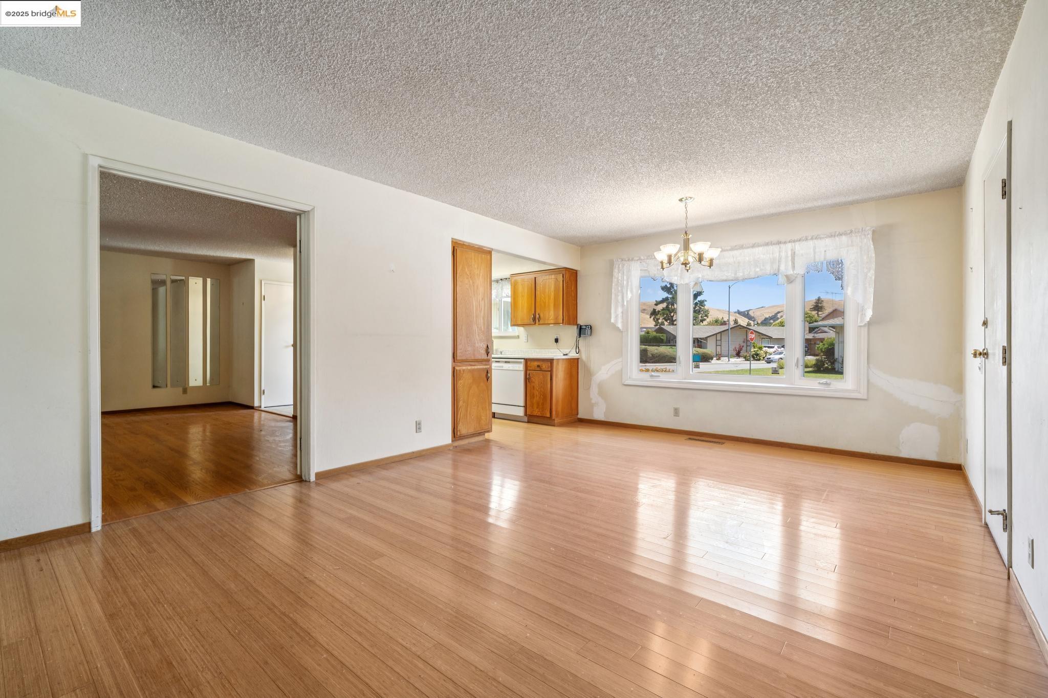 Detail Gallery Image 8 of 34 For 1401 Lemos Ln, Fremont,  CA 94539 - 3 Beds | 2 Baths