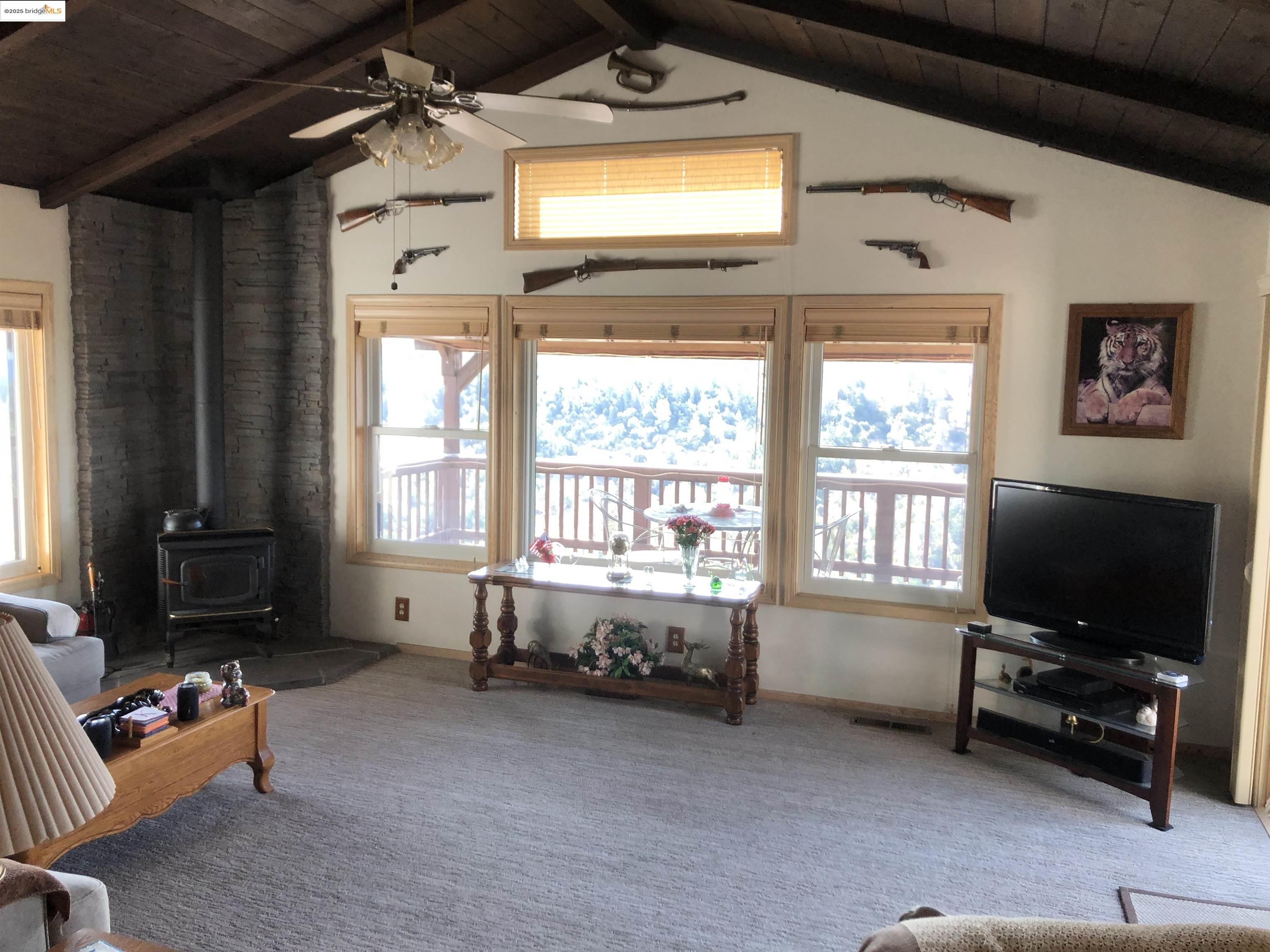 Detail Gallery Image 10 of 52 For 21239 Pokie Dr., Soulsbyville,  CA 95372 - 3 Beds | 2 Baths