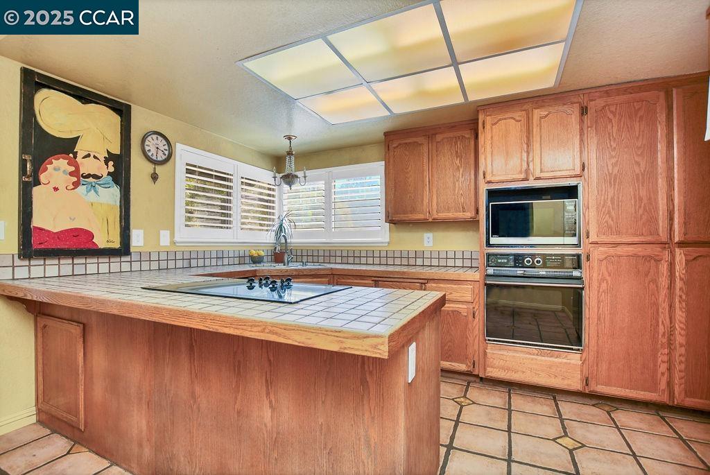 Detail Gallery Image 14 of 35 For 1050 Woodglen, Oakley,  CA 94561 - 4 Beds | 3 Baths