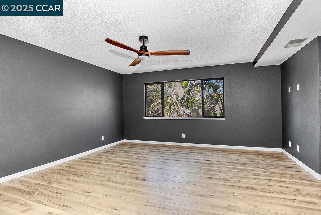 Detail Gallery Image 19 of 35 For 1050 Woodglen, Oakley,  CA 94561 - 4 Beds | 3 Baths