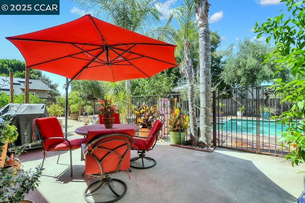 Detail Gallery Image 26 of 35 For 1050 Woodglen, Oakley,  CA 94561 - 4 Beds | 3 Baths