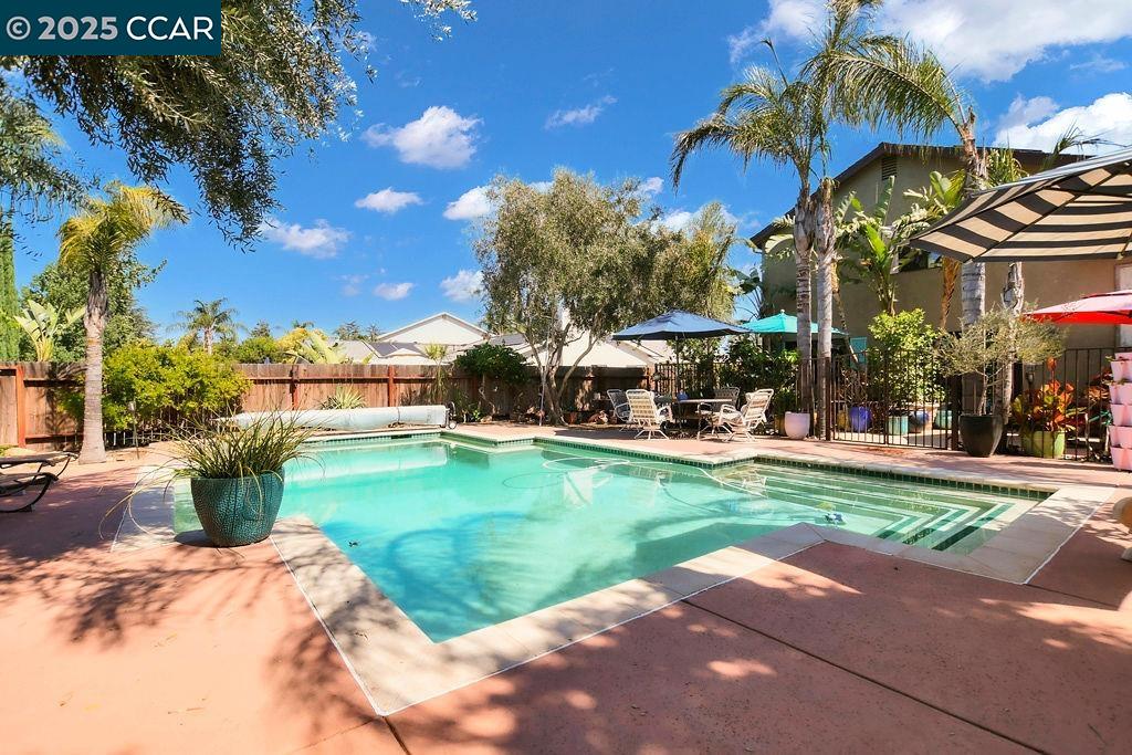 Detail Gallery Image 28 of 35 For 1050 Woodglen, Oakley,  CA 94561 - 4 Beds | 3 Baths