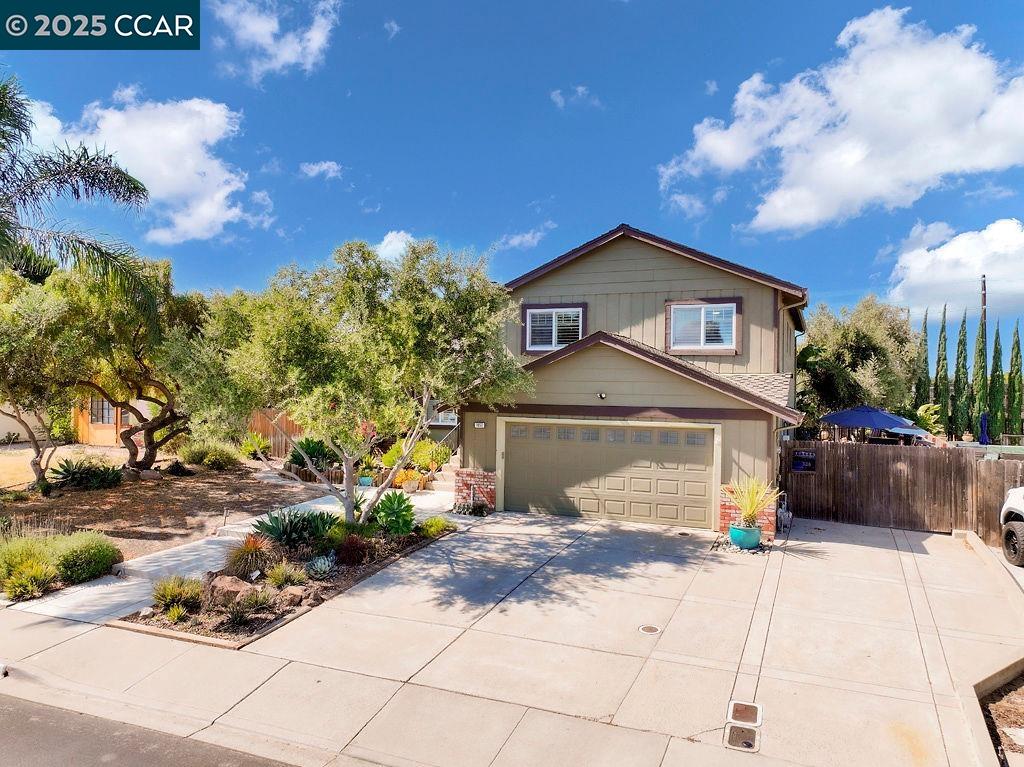 Detail Gallery Image 4 of 35 For 1050 Woodglen, Oakley,  CA 94561 - 4 Beds | 3 Baths