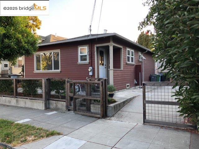 2408 8Th St, Berkeley, California 94710, 1 Bedroom Bedrooms, 3 Rooms Rooms,1 BathroomBathrooms,Residential Lease,For Rent,2408 8Th St,41103443