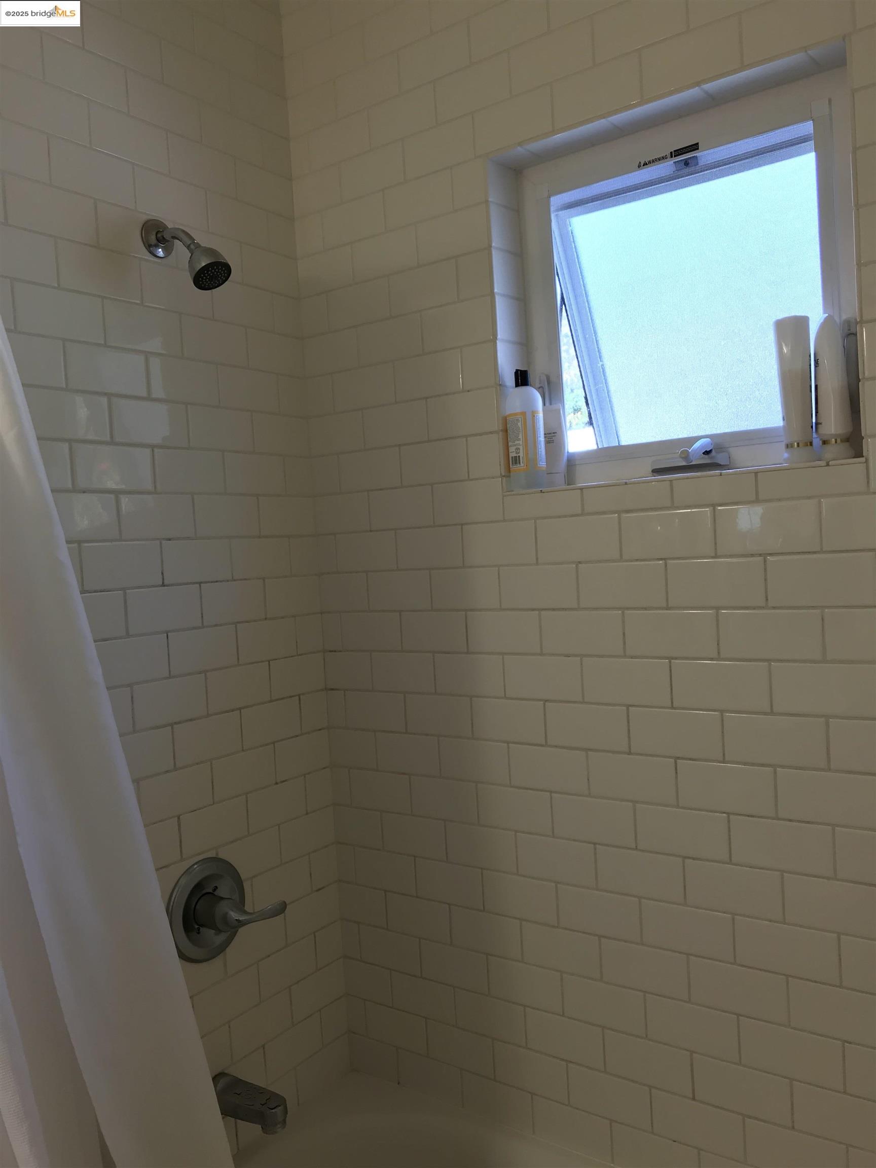 2408 8Th St, Berkeley, California 94710, 1 Bedroom Bedrooms, 3 Rooms Rooms,1 BathroomBathrooms,Residential Lease,For Rent,2408 8Th St,41103443