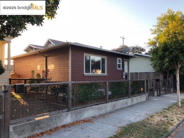 2408 8Th St, Berkeley, California 94710, 1 Bedroom Bedrooms, 3 Rooms Rooms,1 BathroomBathrooms,Residential Lease,For Rent,2408 8Th St,41103443