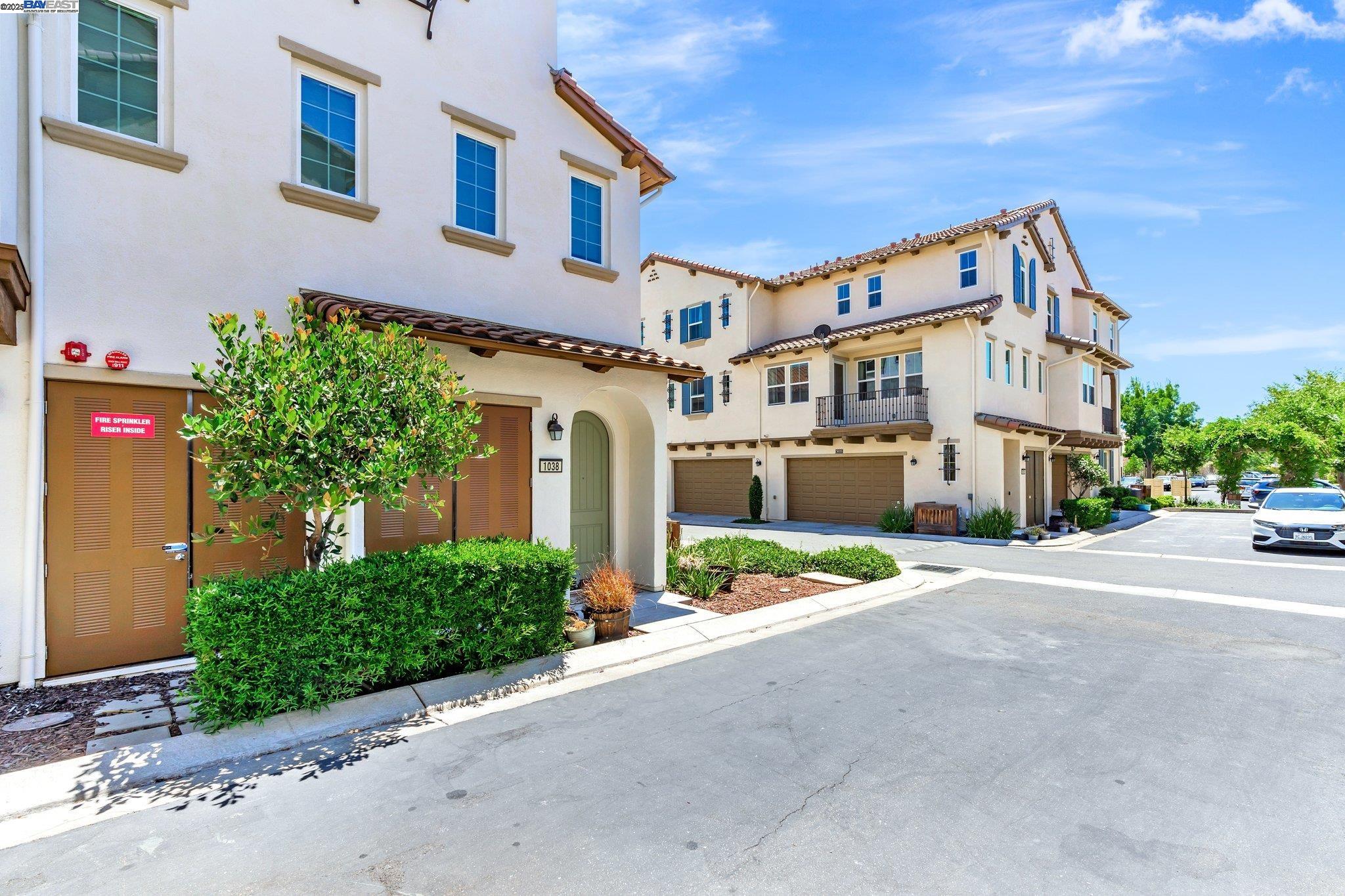 Photo #2: 41103446 Listing 
