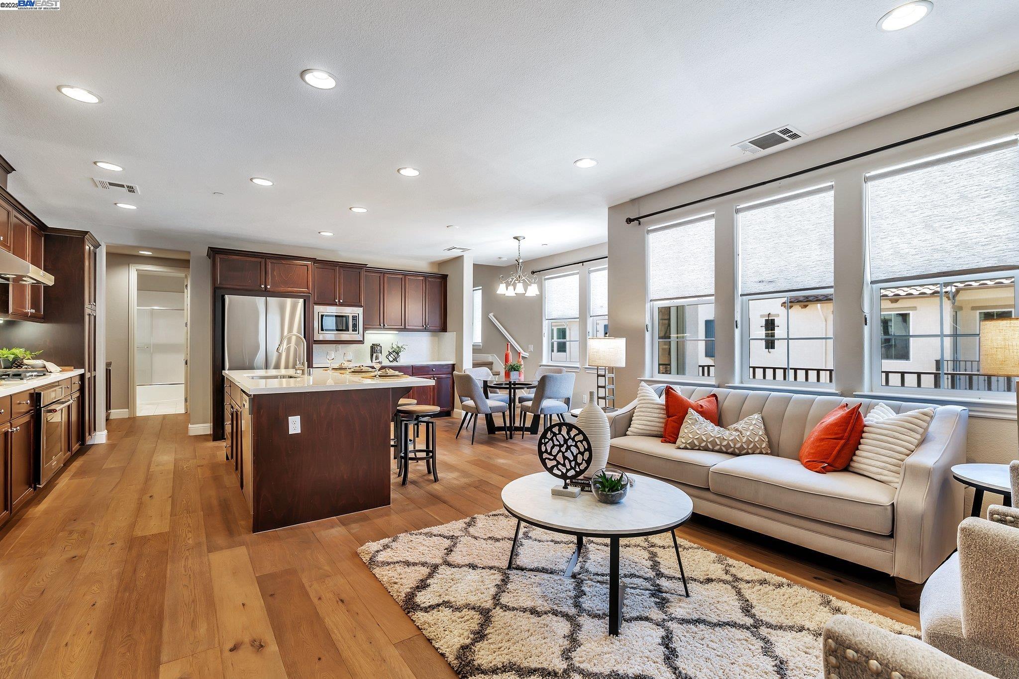 Photo #5: 41103446 Listing 
