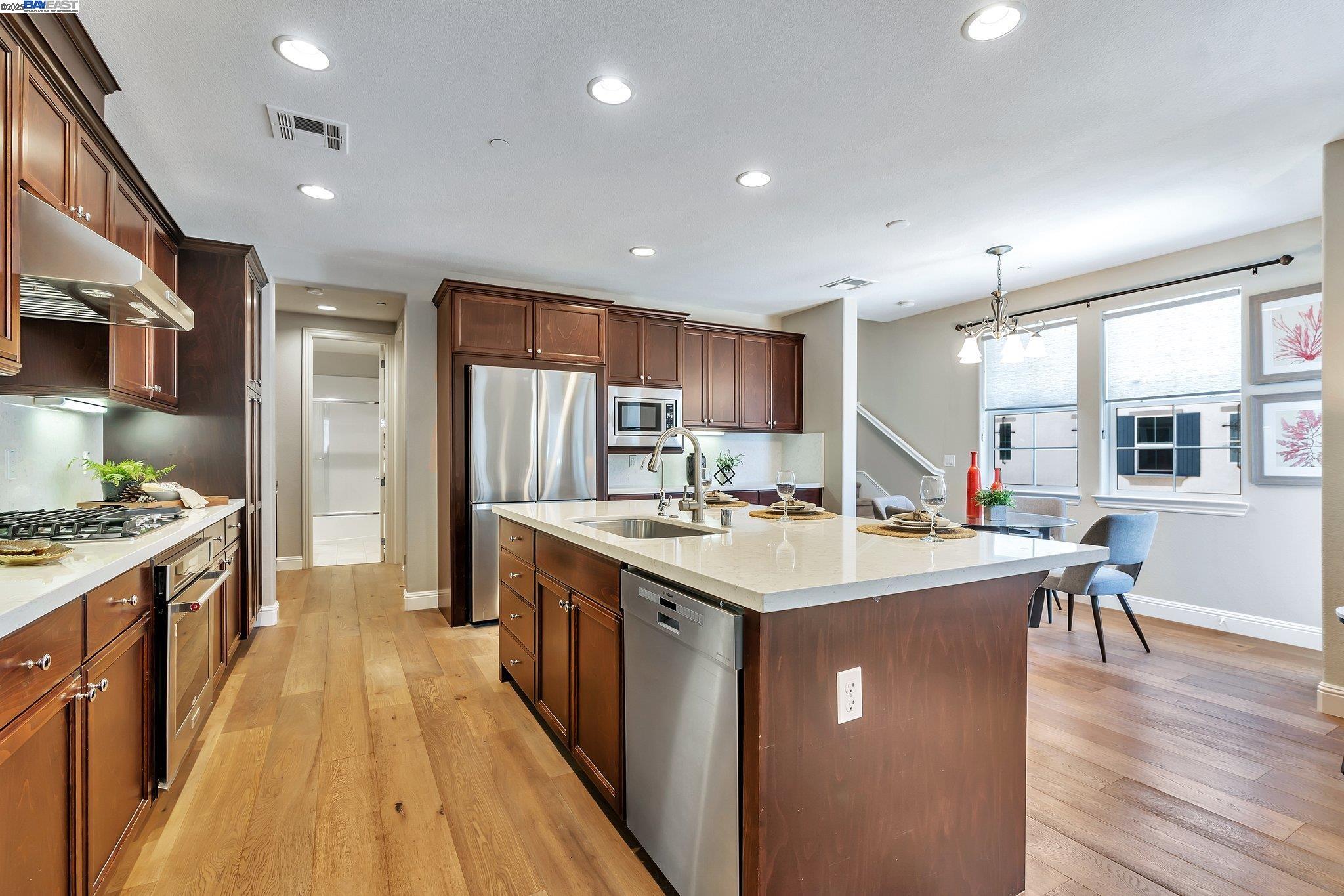 Photo #8: 41103446 Listing: Photo #8