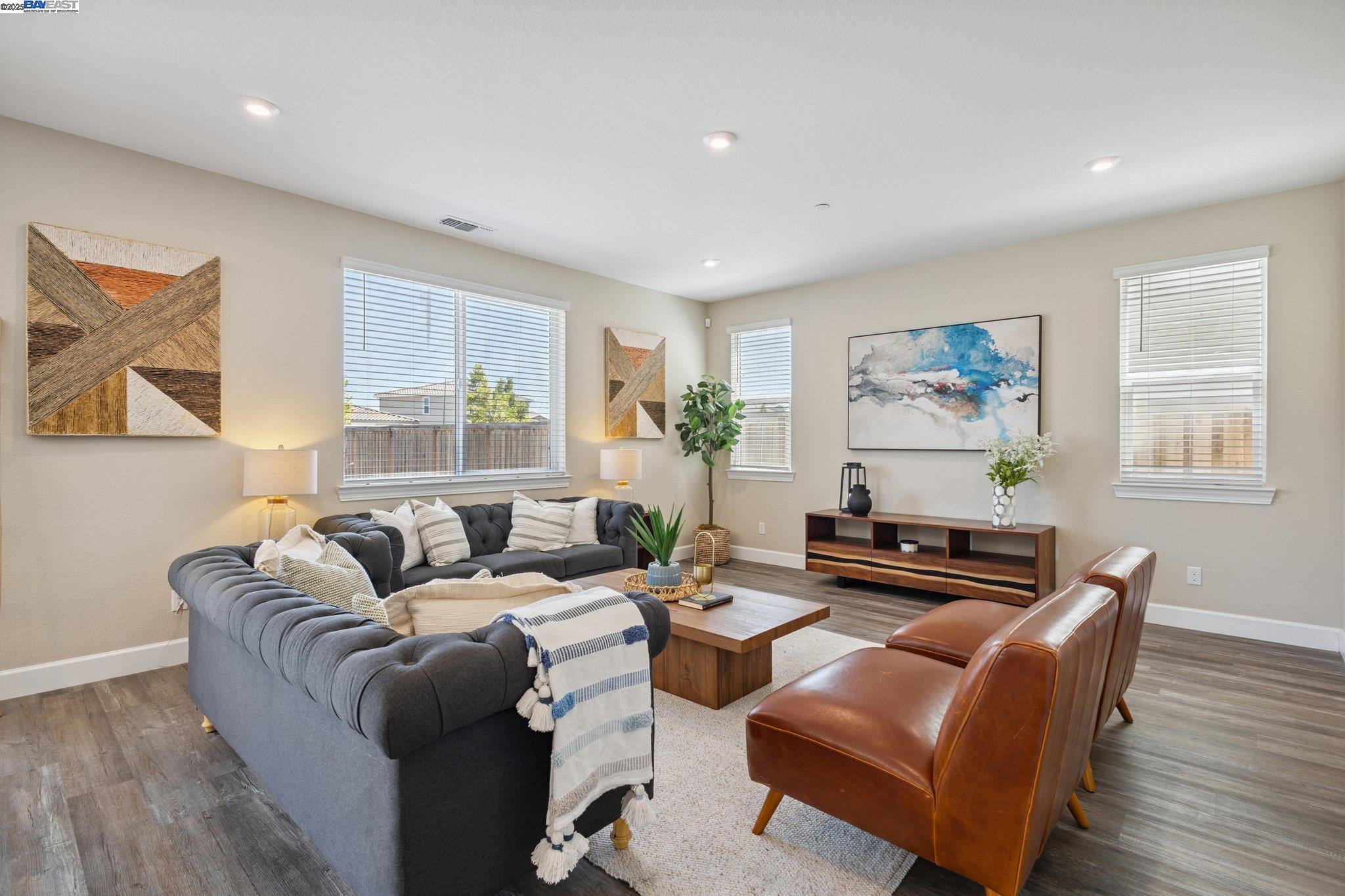 Detail Gallery Image 18 of 44 For 15492 Warbler Pl, Lathrop,  CA 95330 - 4 Beds | 3 Baths