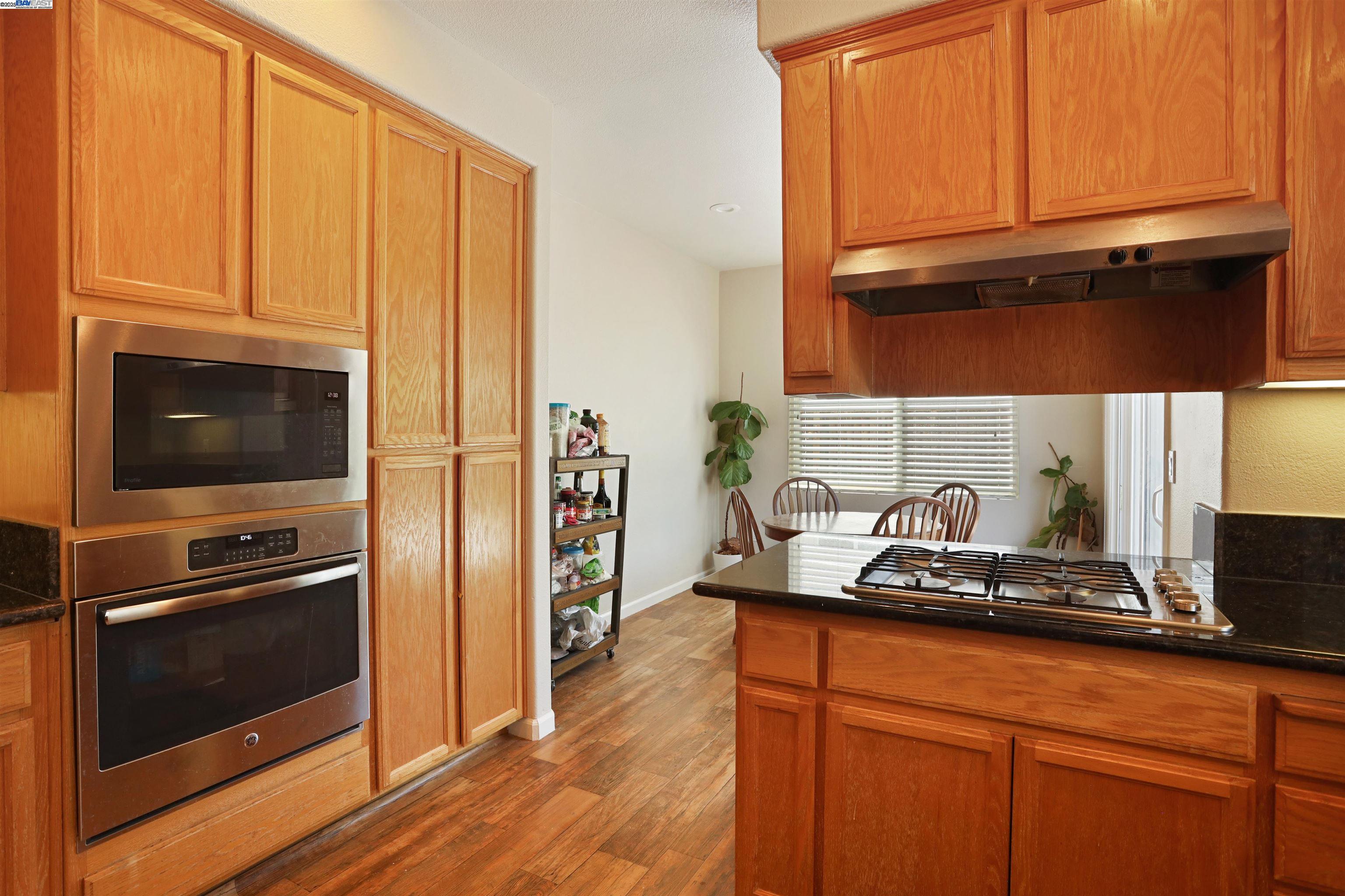 Detail Gallery Image 13 of 43 For 1841 Oregano Way, Tracy,  CA 95376-6727 - 5 Beds | 3 Baths