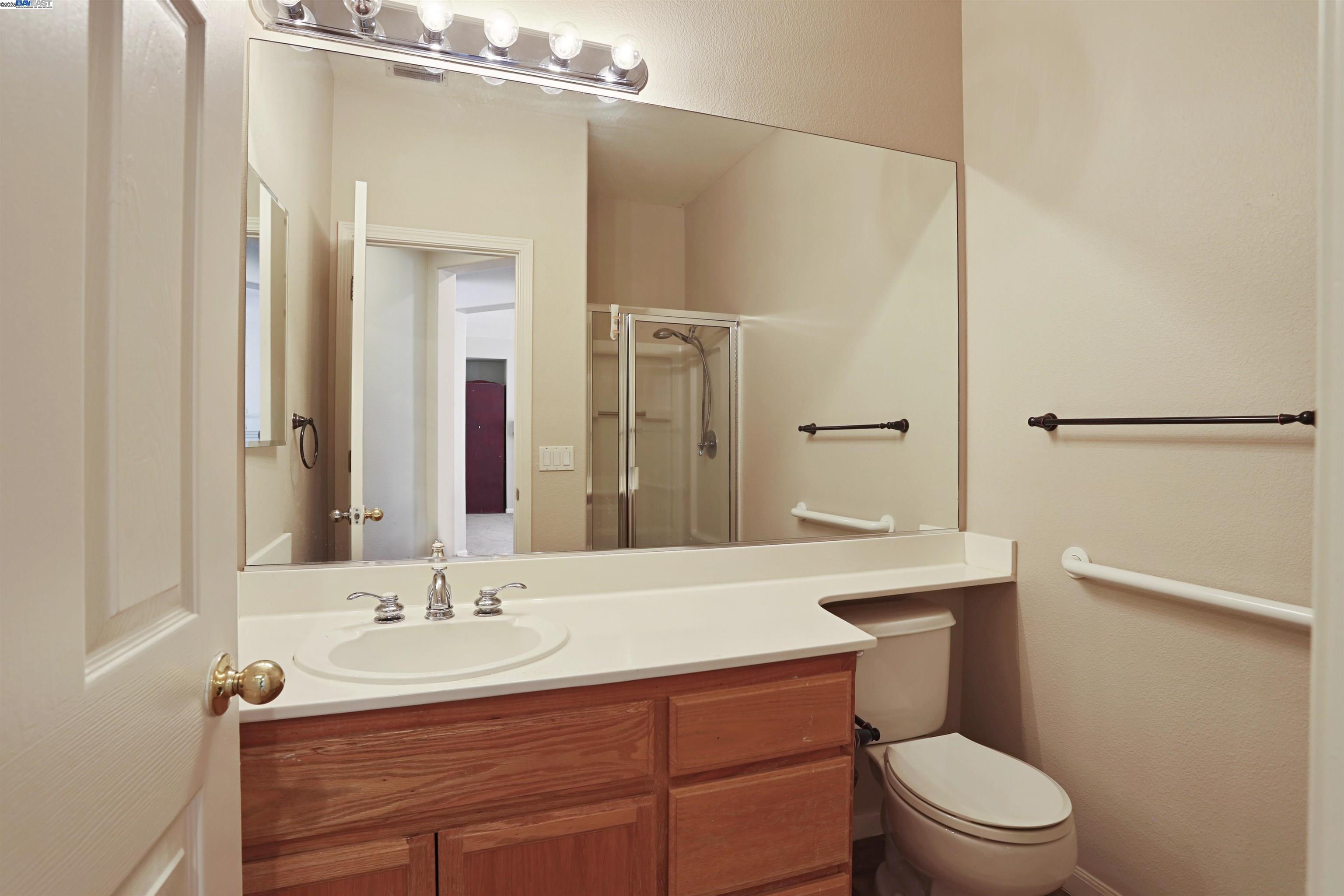 Detail Gallery Image 15 of 43 For 1841 Oregano Way, Tracy,  CA 95376-6727 - 5 Beds | 3 Baths