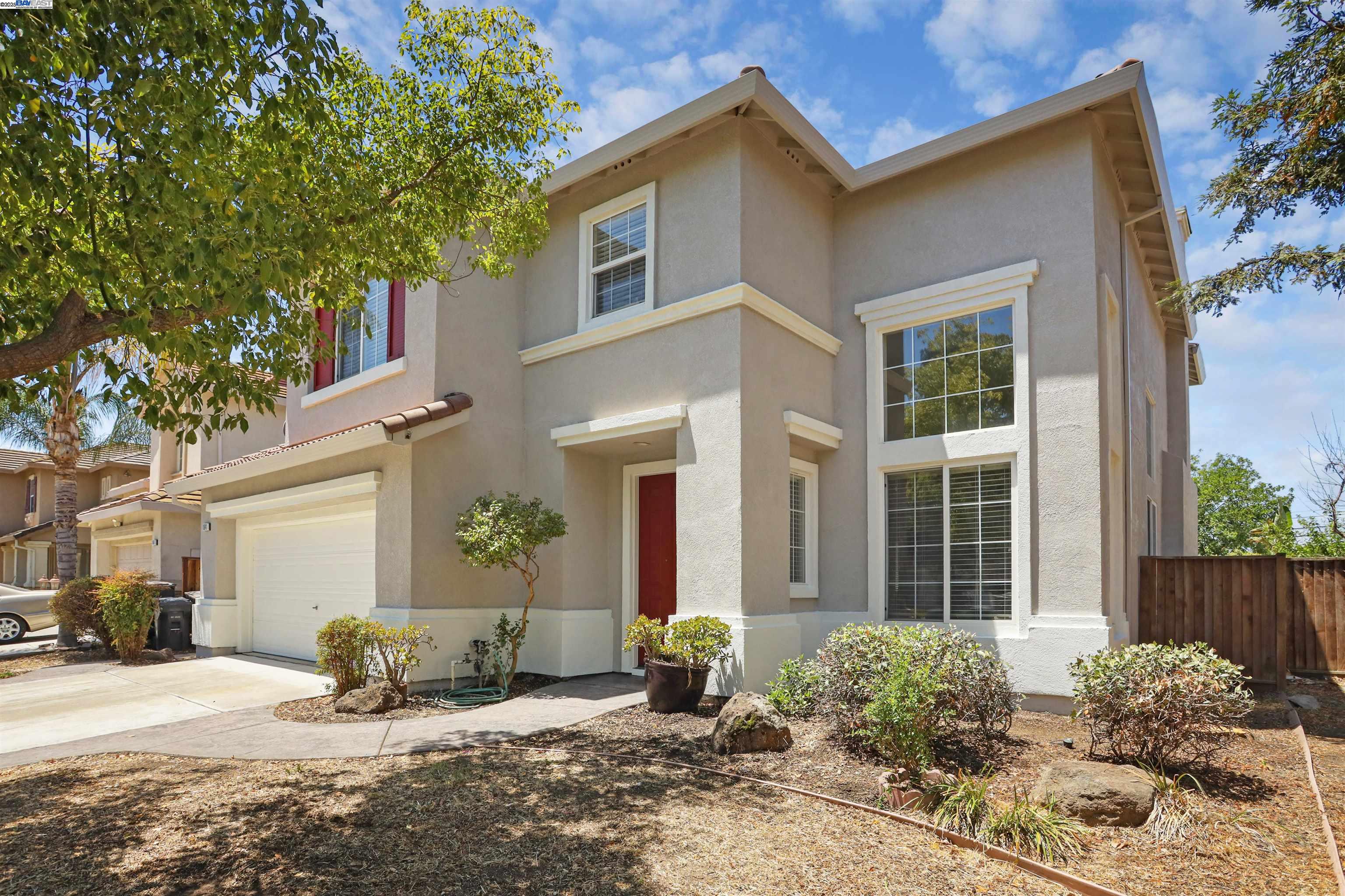 Detail Gallery Image 2 of 43 For 1841 Oregano Way, Tracy,  CA 95376-6727 - 5 Beds | 3 Baths