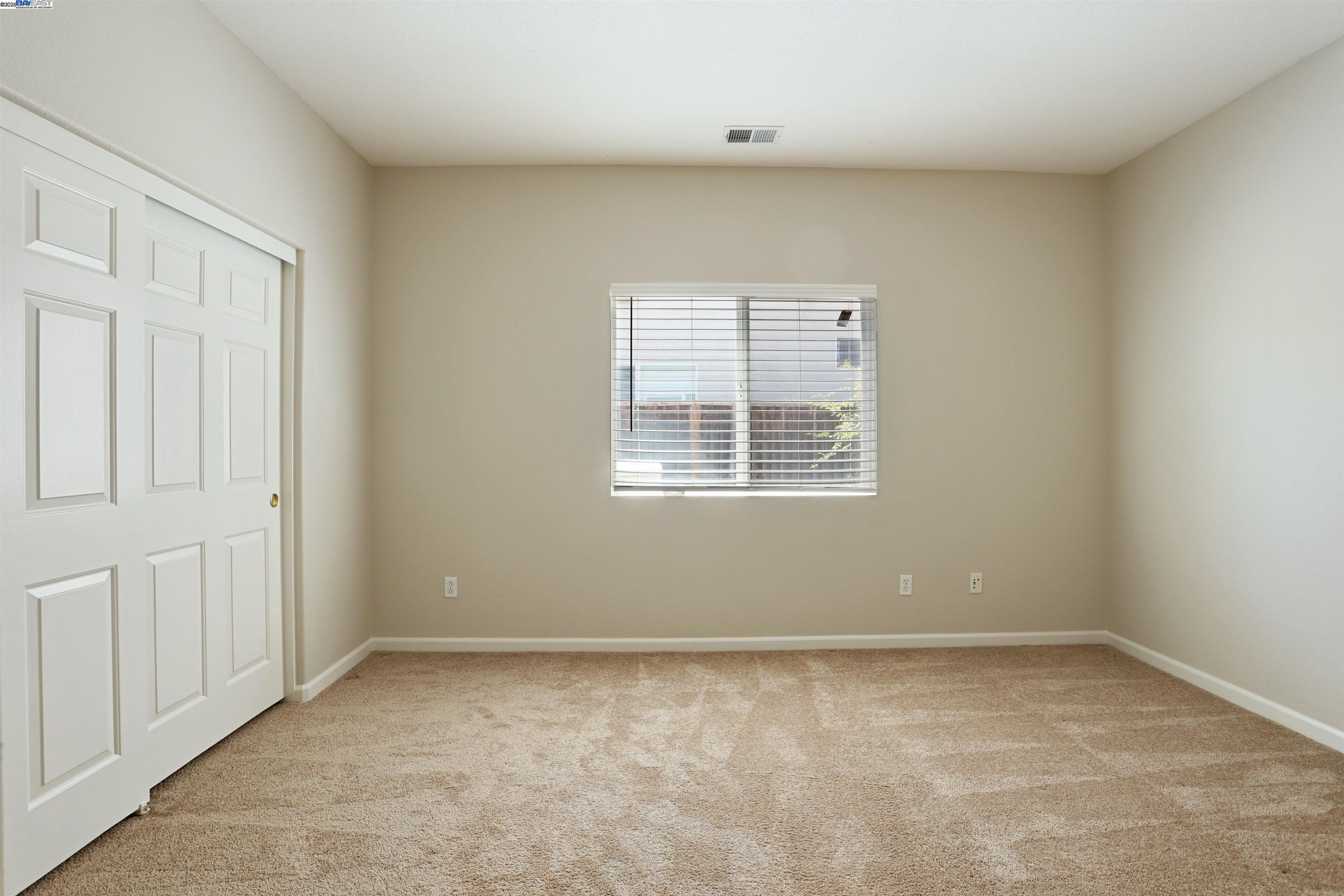 Detail Gallery Image 17 of 43 For 1841 Oregano Way, Tracy,  CA 95376-6727 - 5 Beds | 3 Baths
