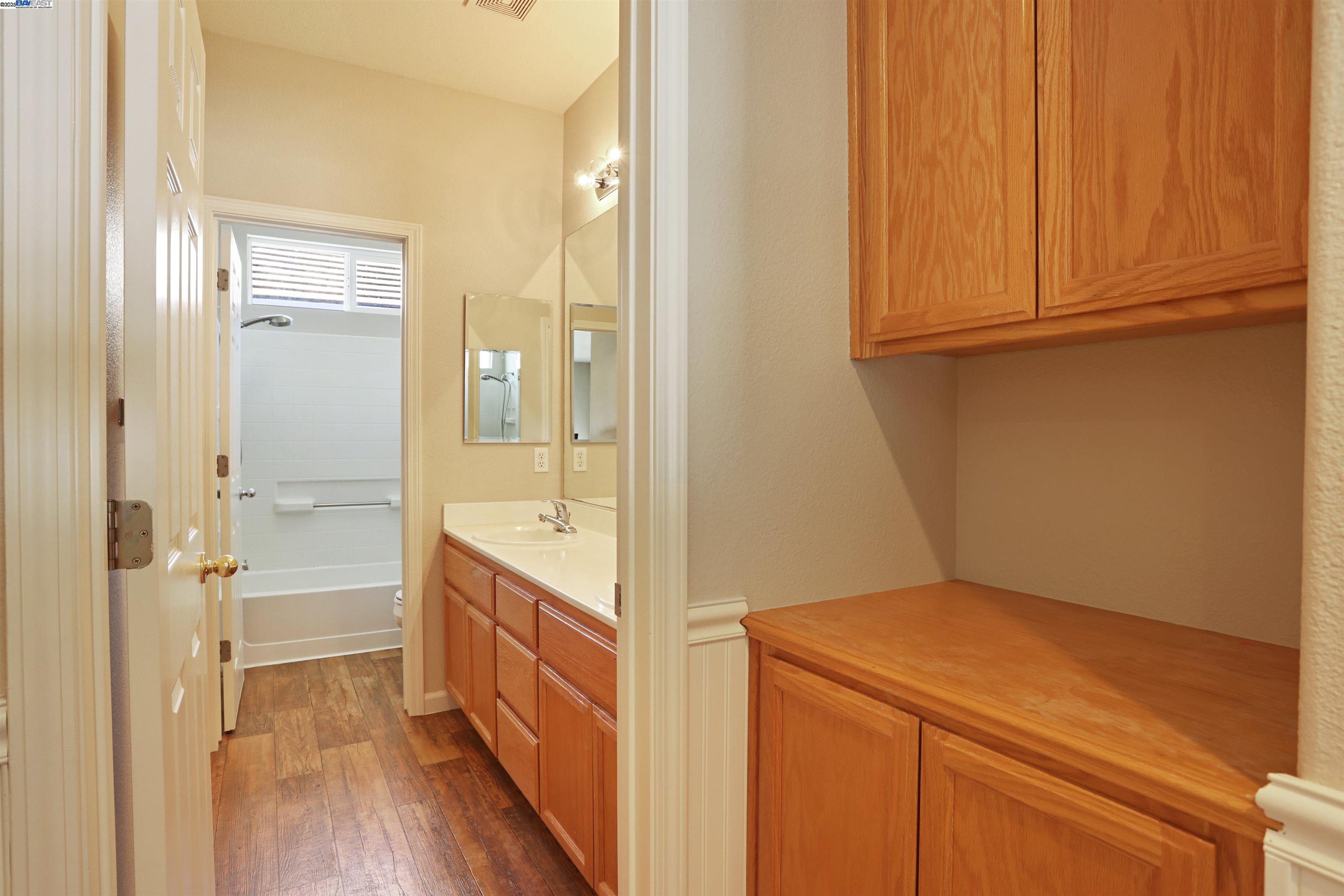 Detail Gallery Image 20 of 43 For 1841 Oregano Way, Tracy,  CA 95376-6727 - 5 Beds | 3 Baths