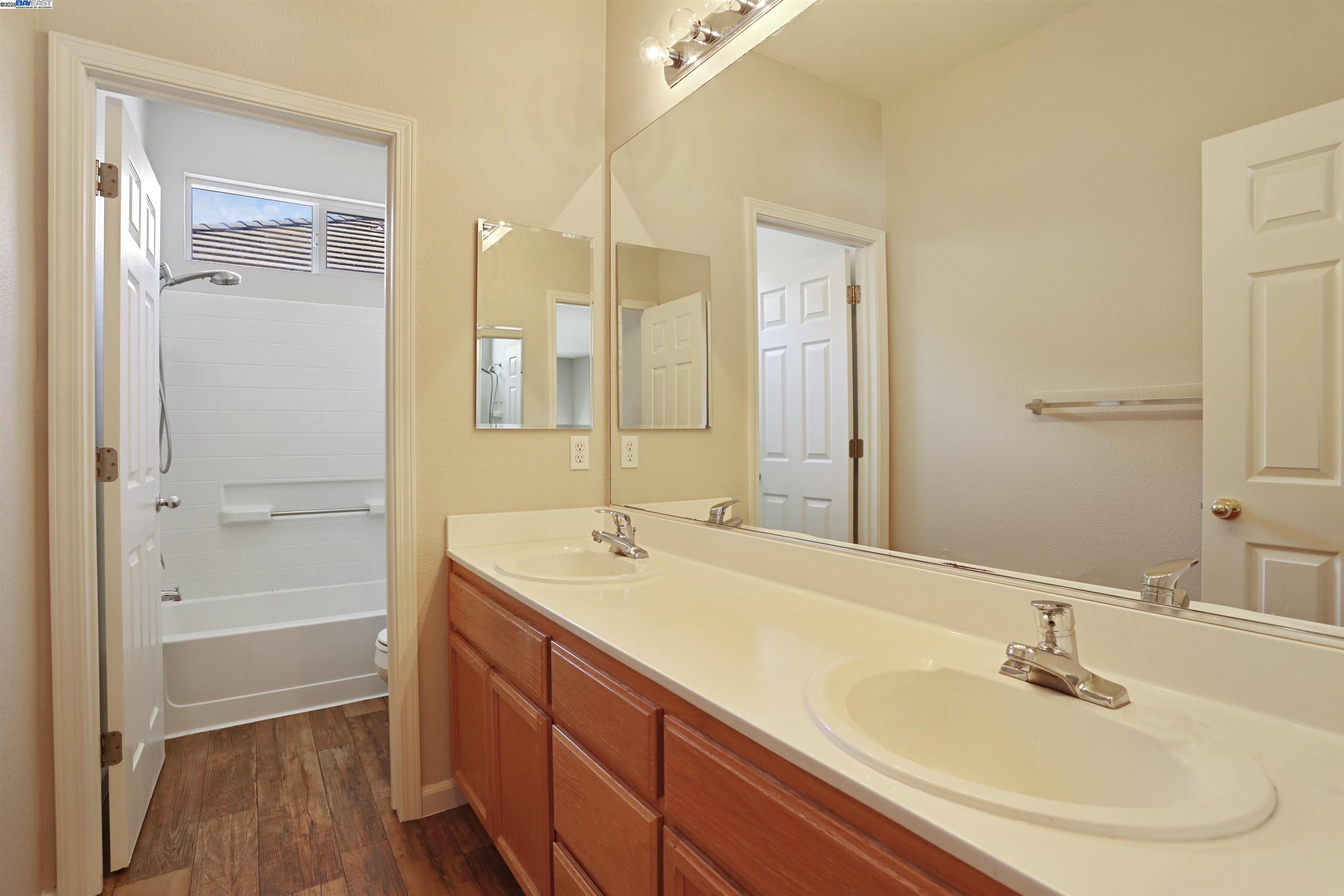 Detail Gallery Image 21 of 43 For 1841 Oregano Way, Tracy,  CA 95376-6727 - 5 Beds | 3 Baths