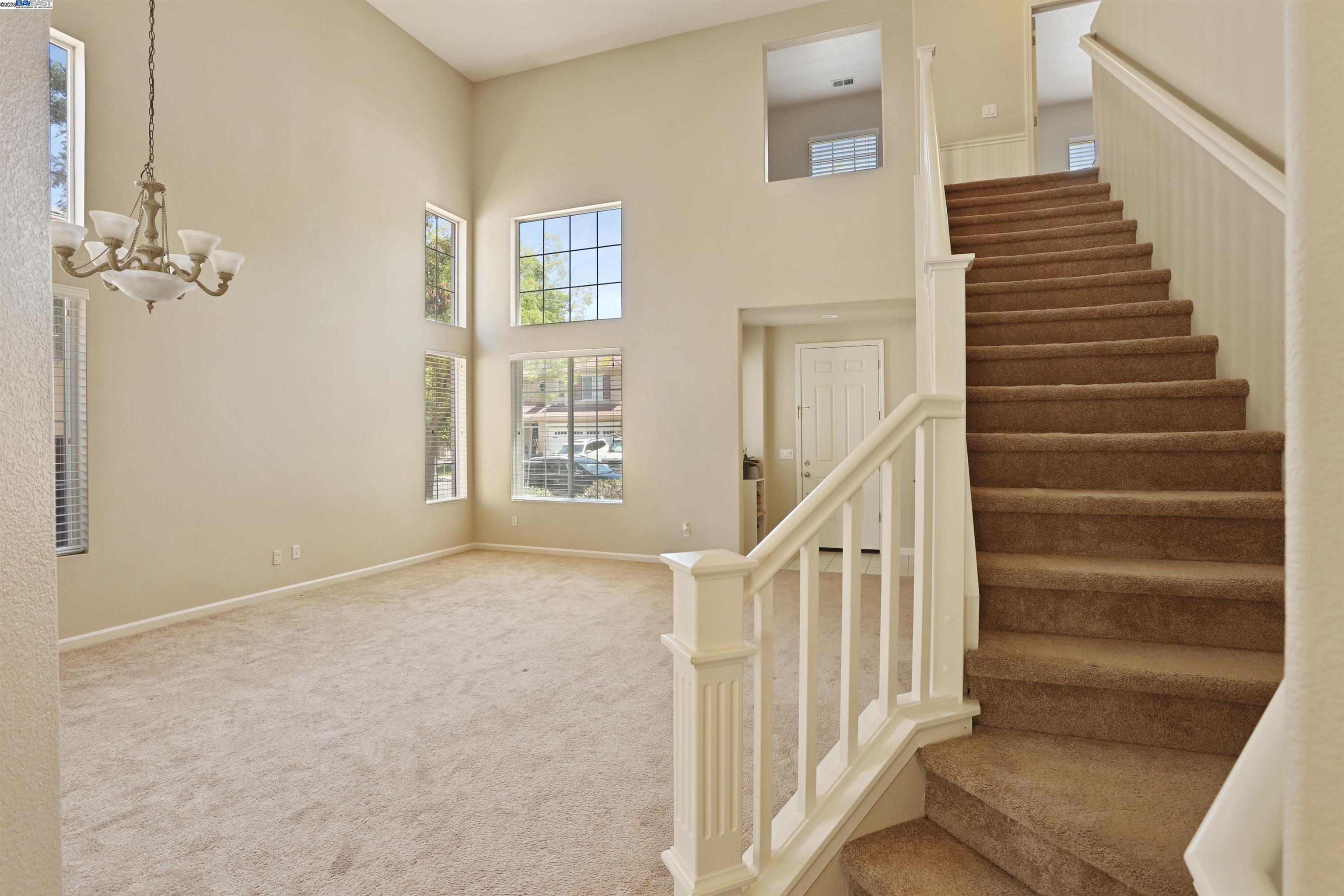 Detail Gallery Image 6 of 43 For 1841 Oregano Way, Tracy,  CA 95376-6727 - 5 Beds | 3 Baths