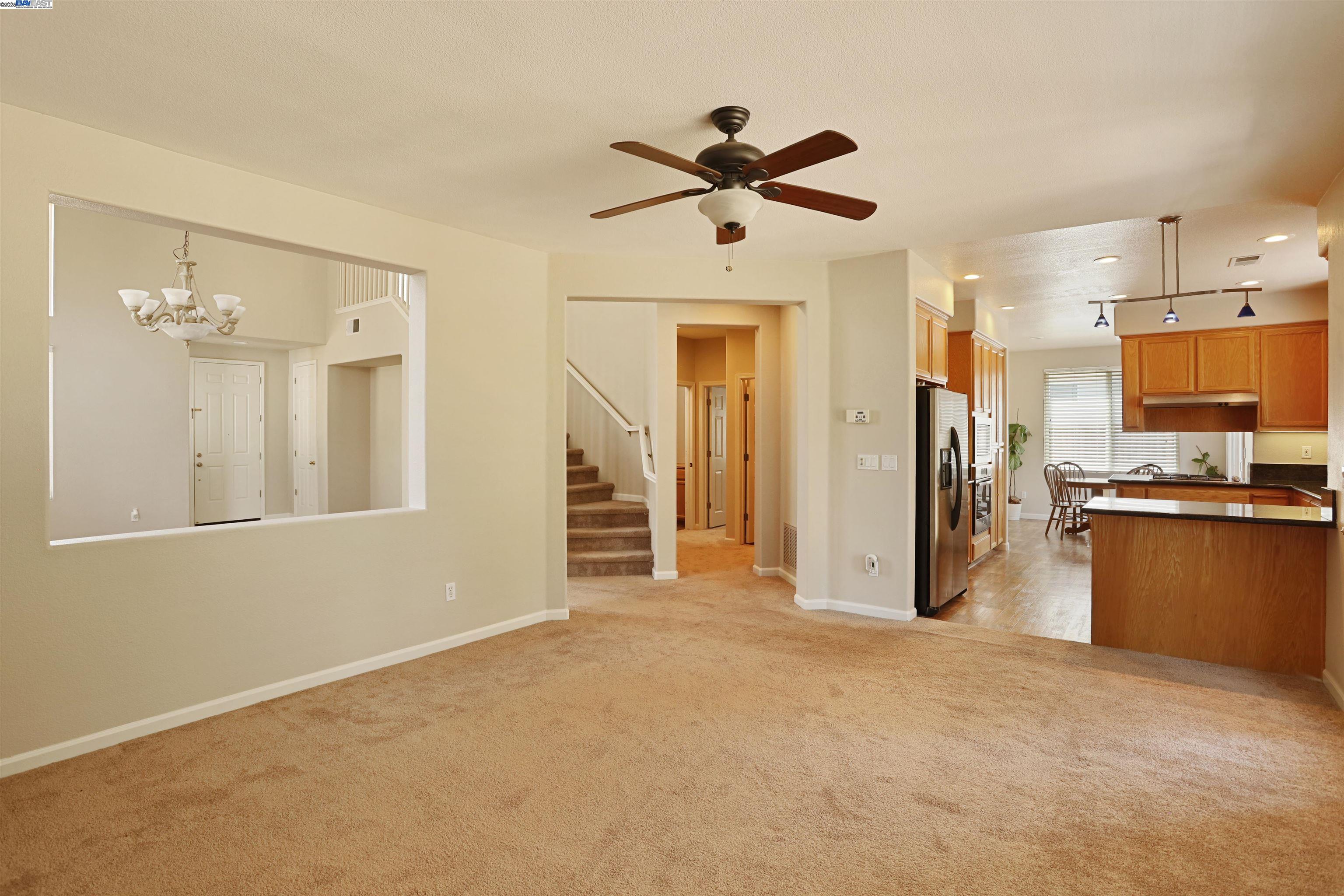Detail Gallery Image 8 of 43 For 1841 Oregano Way, Tracy,  CA 95376-6727 - 5 Beds | 3 Baths