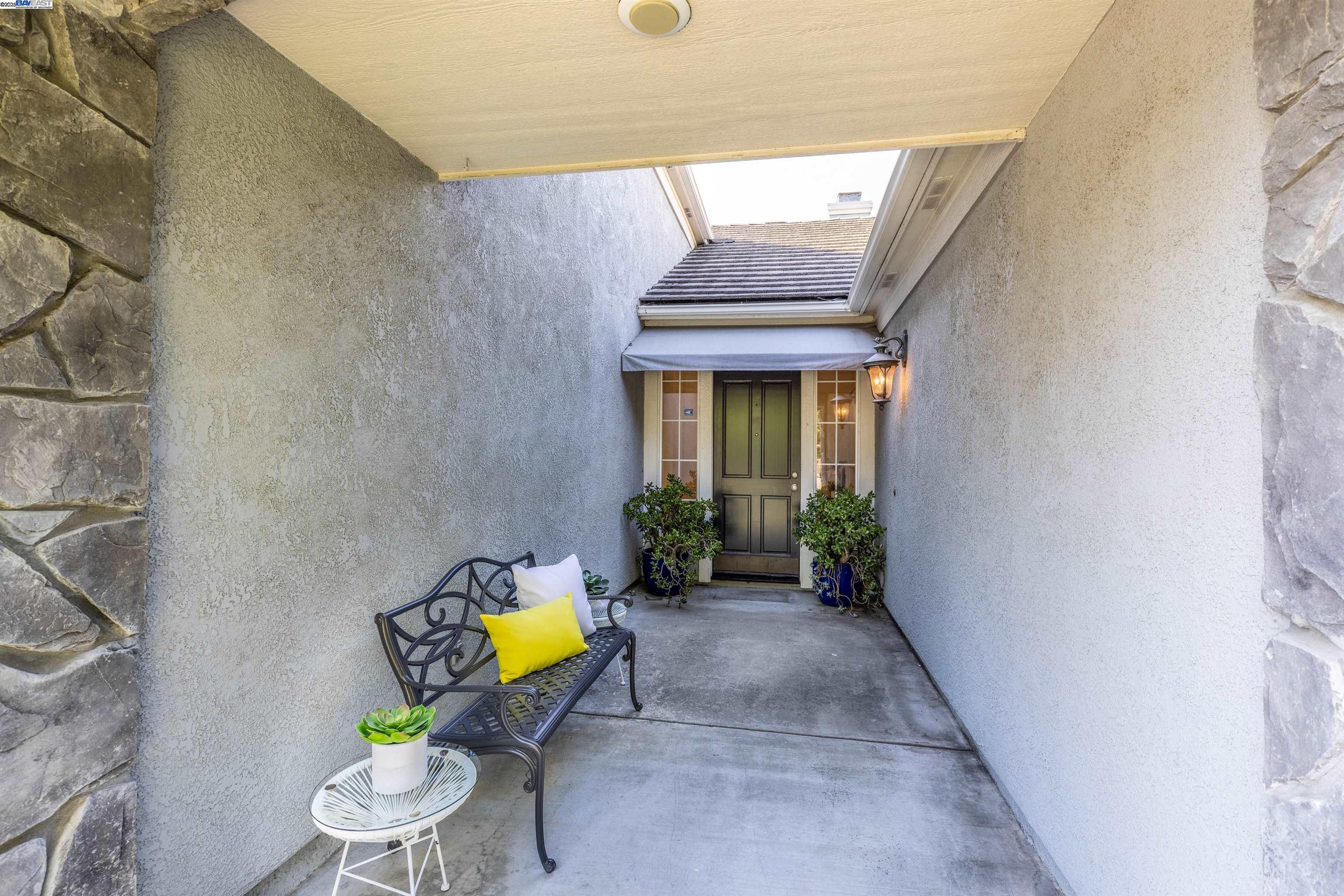 Detail Gallery Image 4 of 57 For 4244 Milton Way, Livermore,  CA 94551 - 4 Beds | 2 Baths