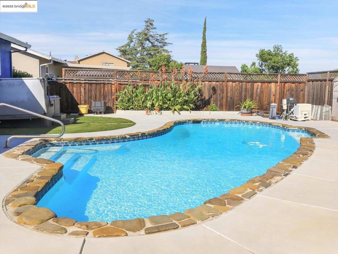 Detail Gallery Image 25 of 33 For 3326 Hacienda Way, Antioch,  CA 94509 - 3 Beds | 2 Baths