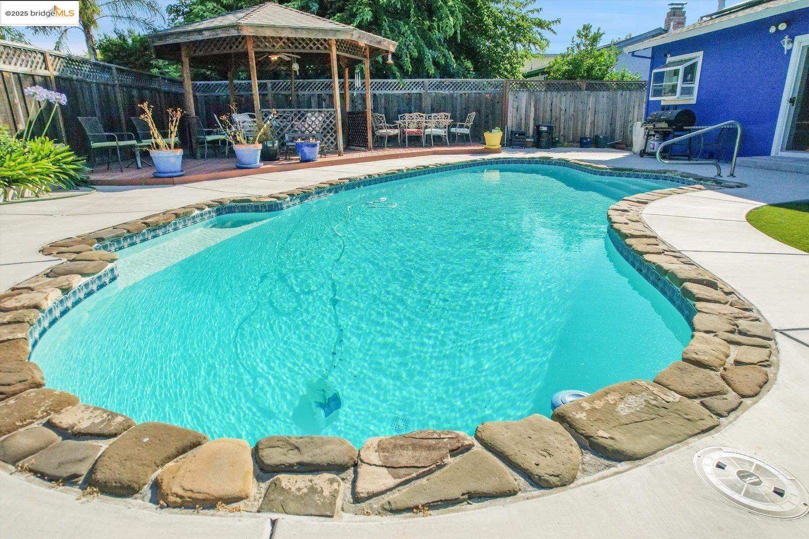 Detail Gallery Image 26 of 33 For 3326 Hacienda Way, Antioch,  CA 94509 - 3 Beds | 2 Baths