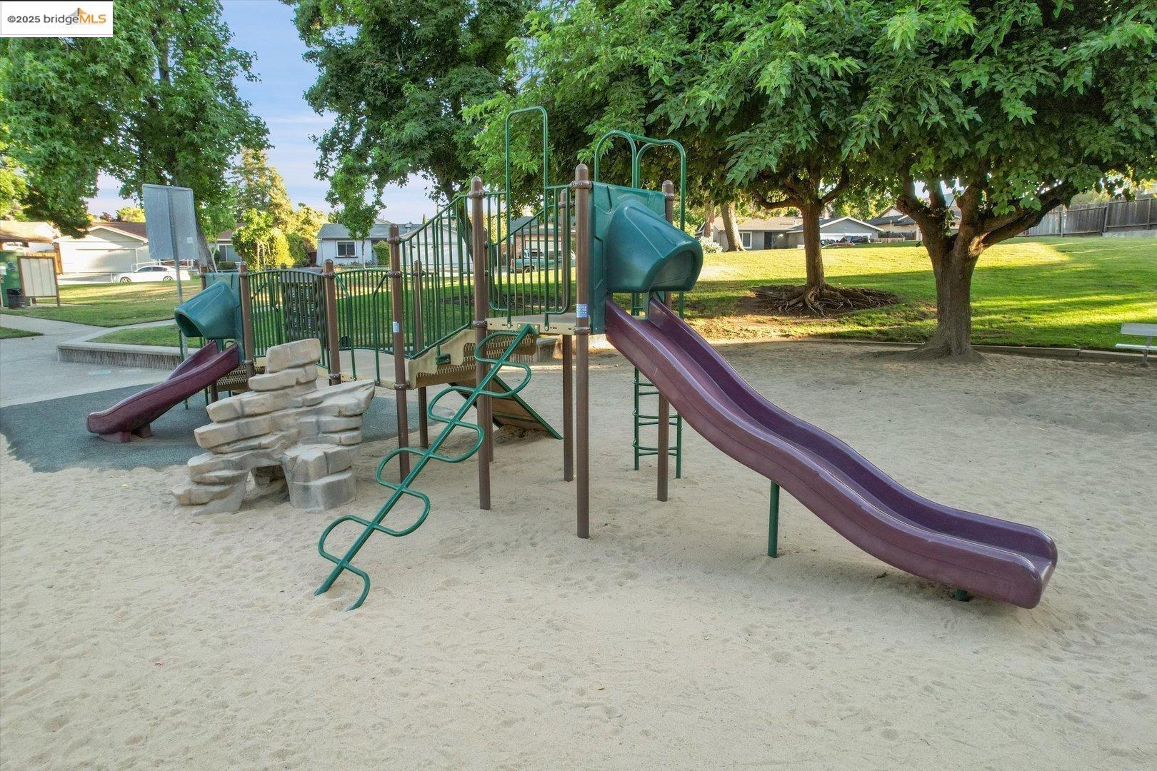 Detail Gallery Image 31 of 33 For 3326 Hacienda Way, Antioch,  CA 94509 - 3 Beds | 2 Baths