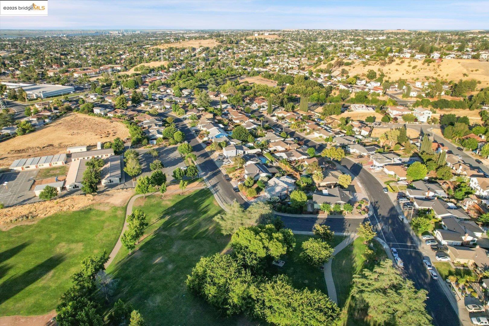 Detail Gallery Image 32 of 33 For 3326 Hacienda Way, Antioch,  CA 94509 - 3 Beds | 2 Baths