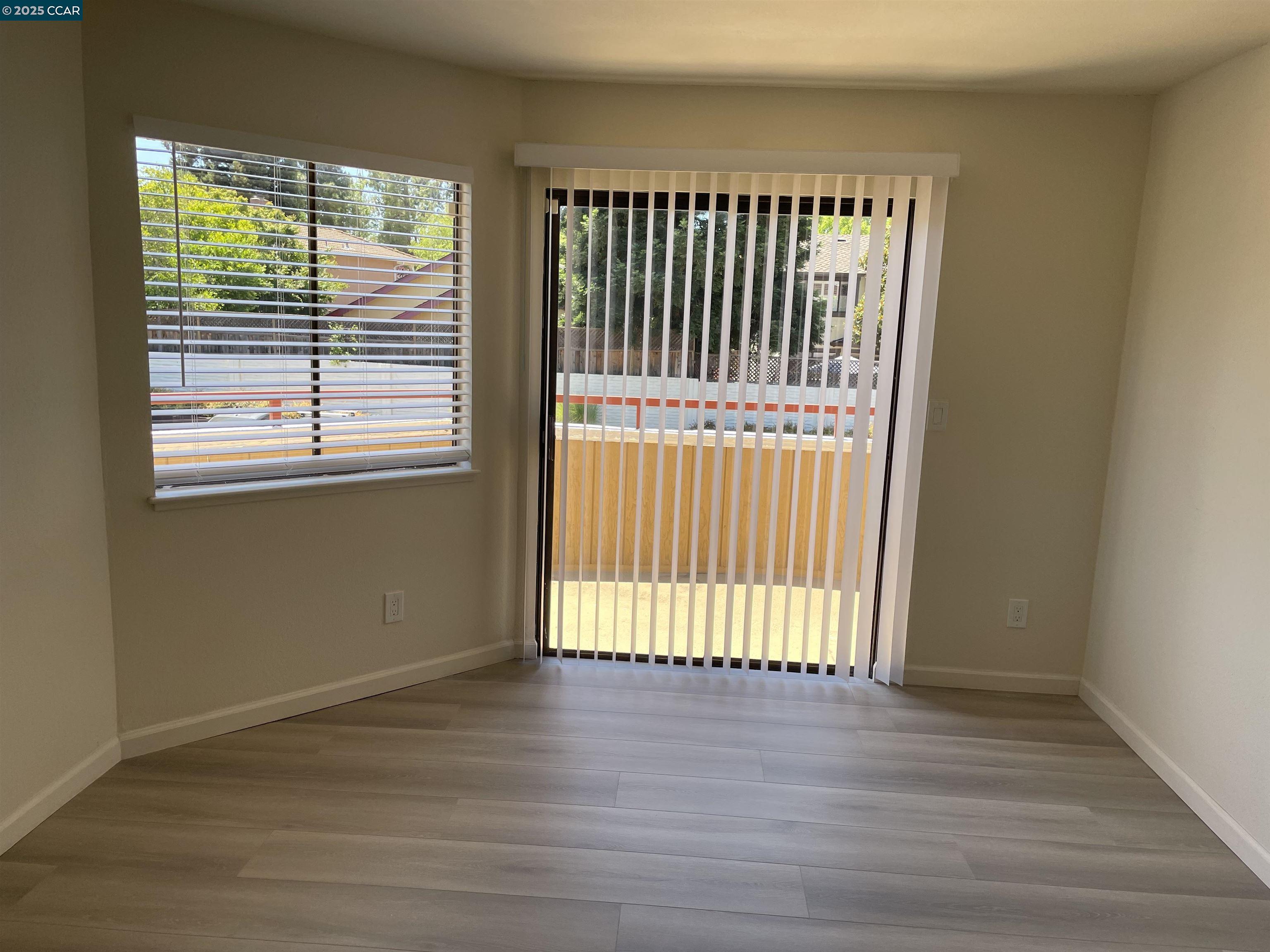 Detail Gallery Image 2 of 16 For 5050 Valley Crest Dr. #66,  Concord,  CA 94521 - 3 Beds | 2 Baths