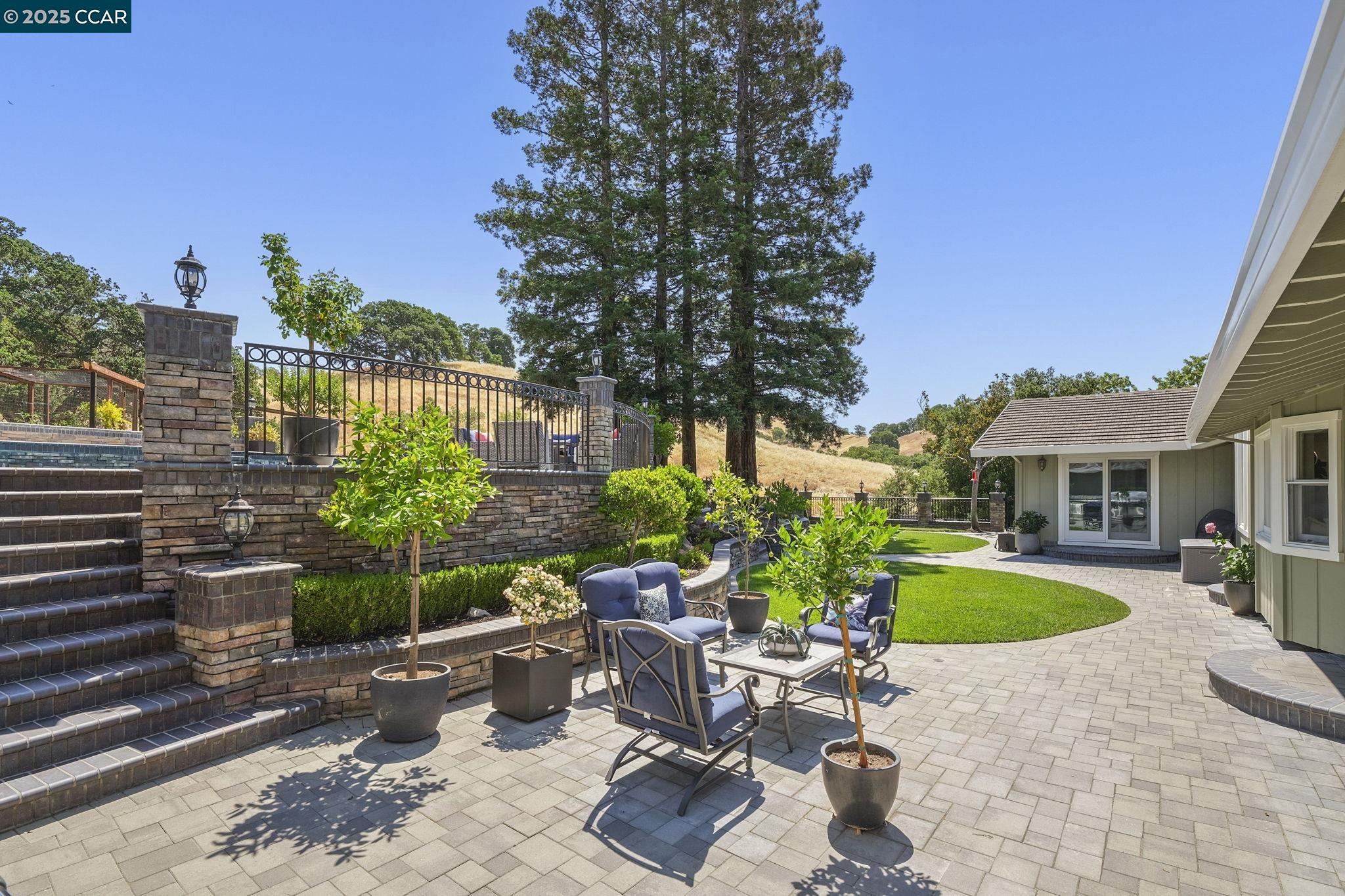 Detail Gallery Image 29 of 49 For 1883 Piedras Cir, Alamo,  CA 94507 - 4 Beds | 3 Baths