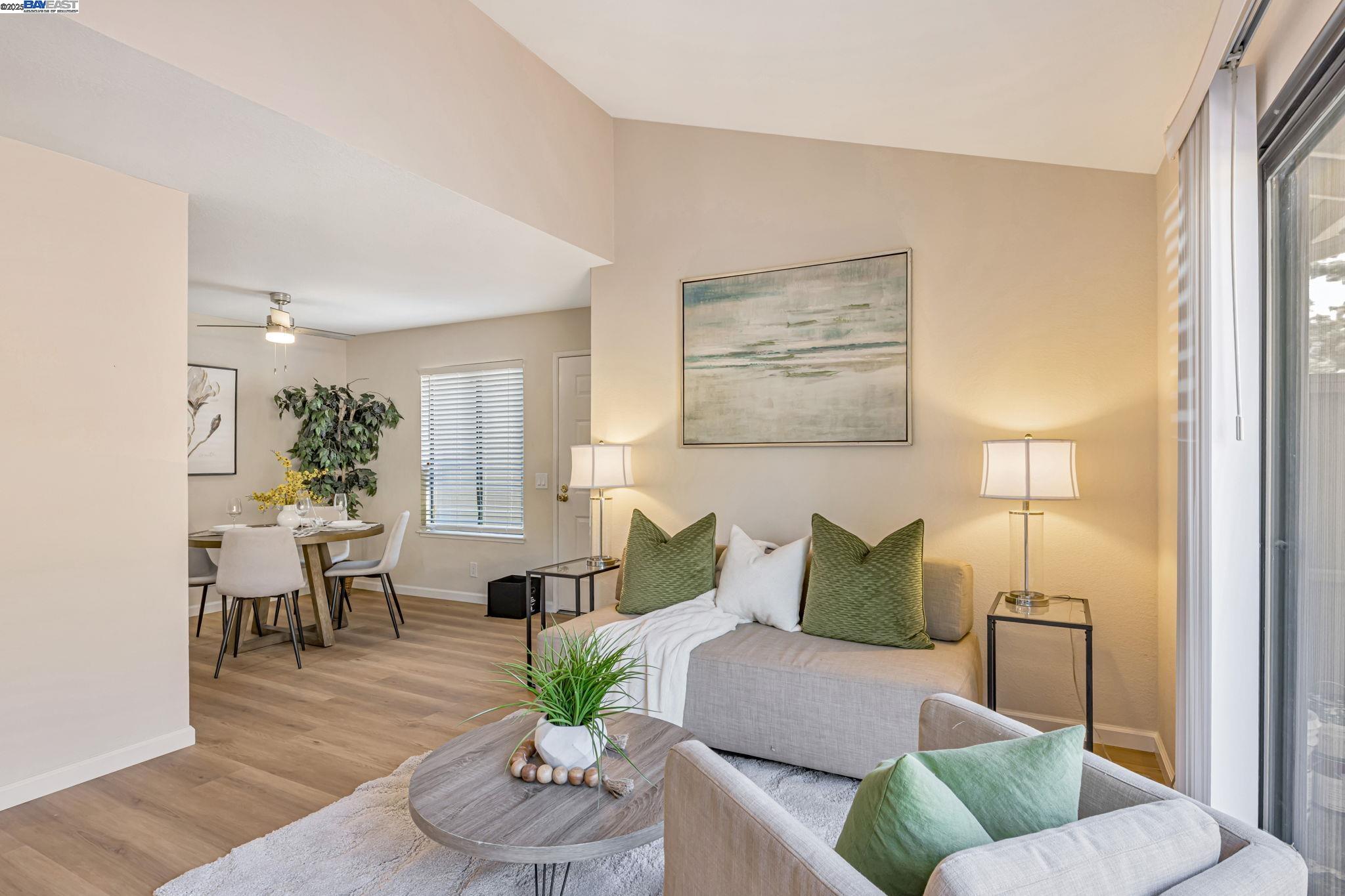 Photo #5: 41103459 Listing 